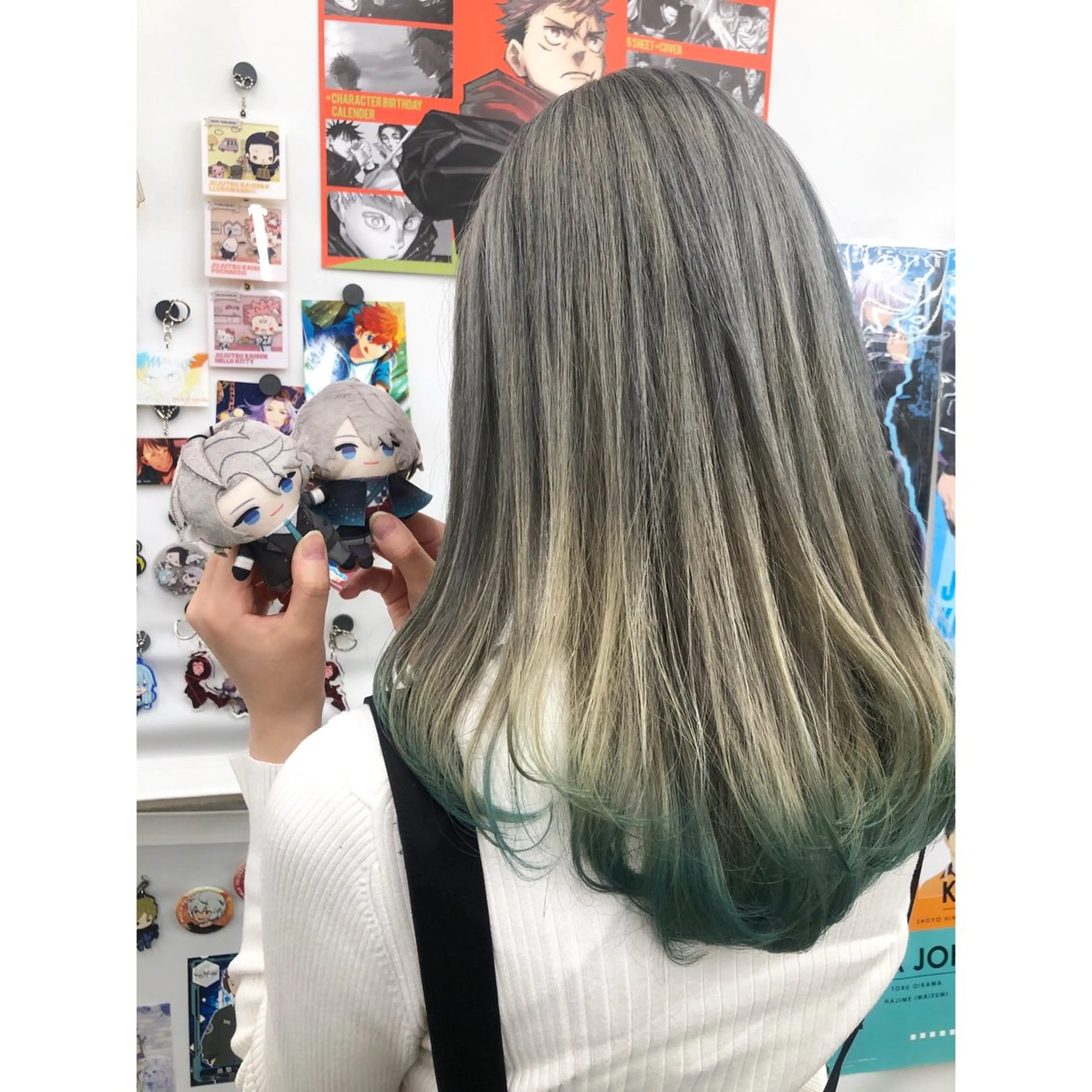 セミロング カラー ブリーチ トリートメント 推しカラー✨ オタク美容師ユウカのヘアスタイル