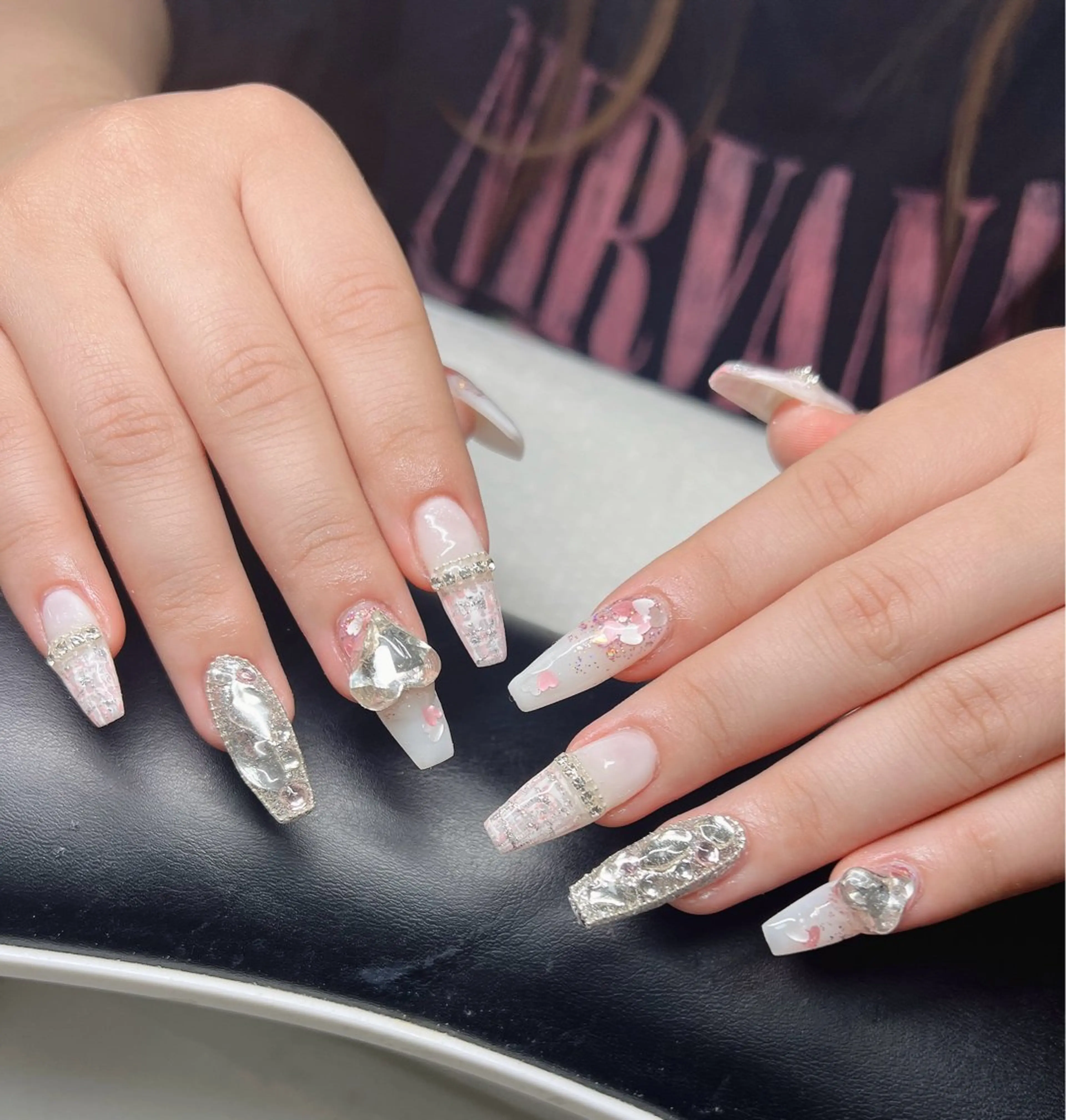 ネイル オーロラネイル チークネイル 長さ出し フットネイル フレンチネイル ハンドネイル Lee Nailsのネイルデザイン