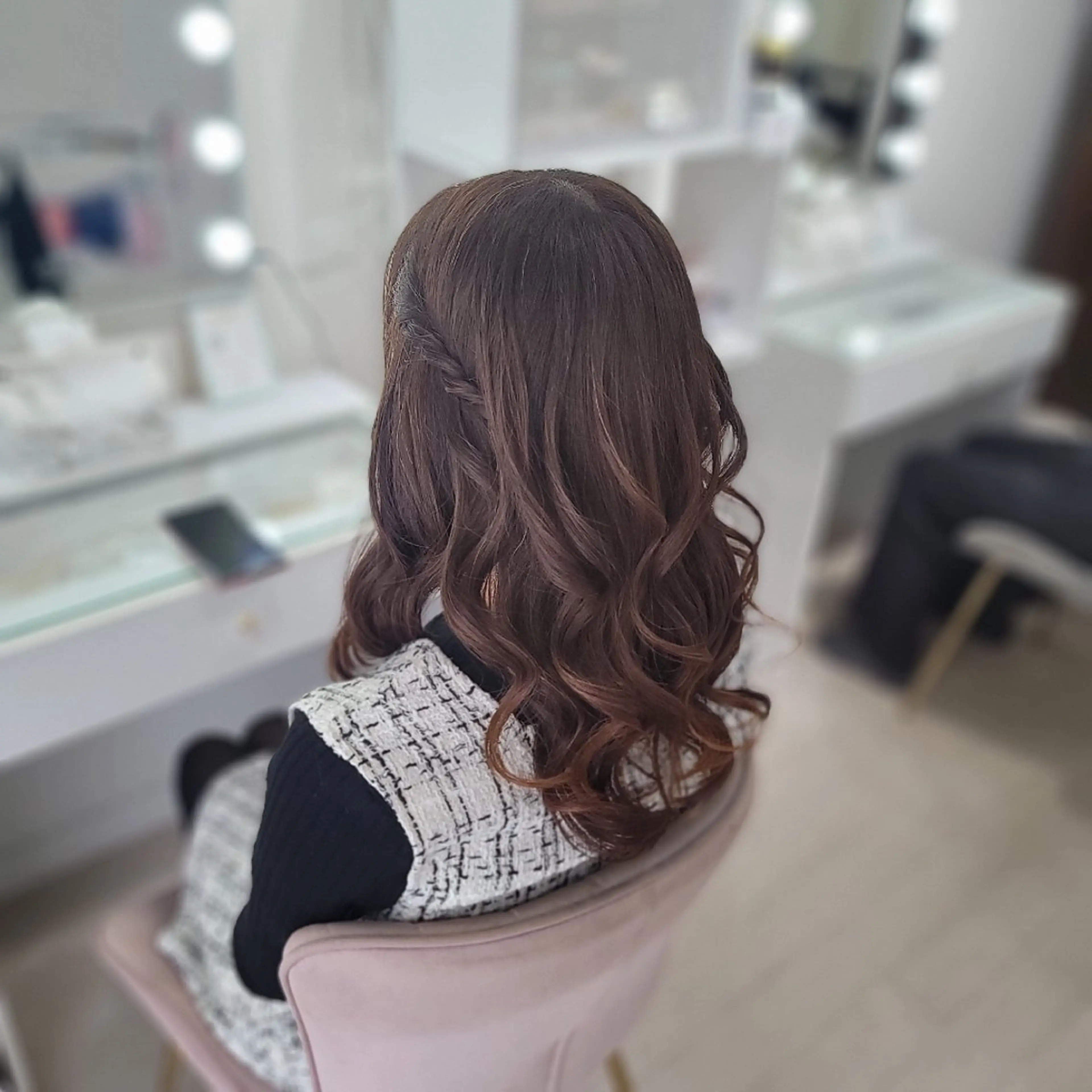 セミロング ヘアアレンジ ヘアセット 渥美 寿美翔のヘアスタイル