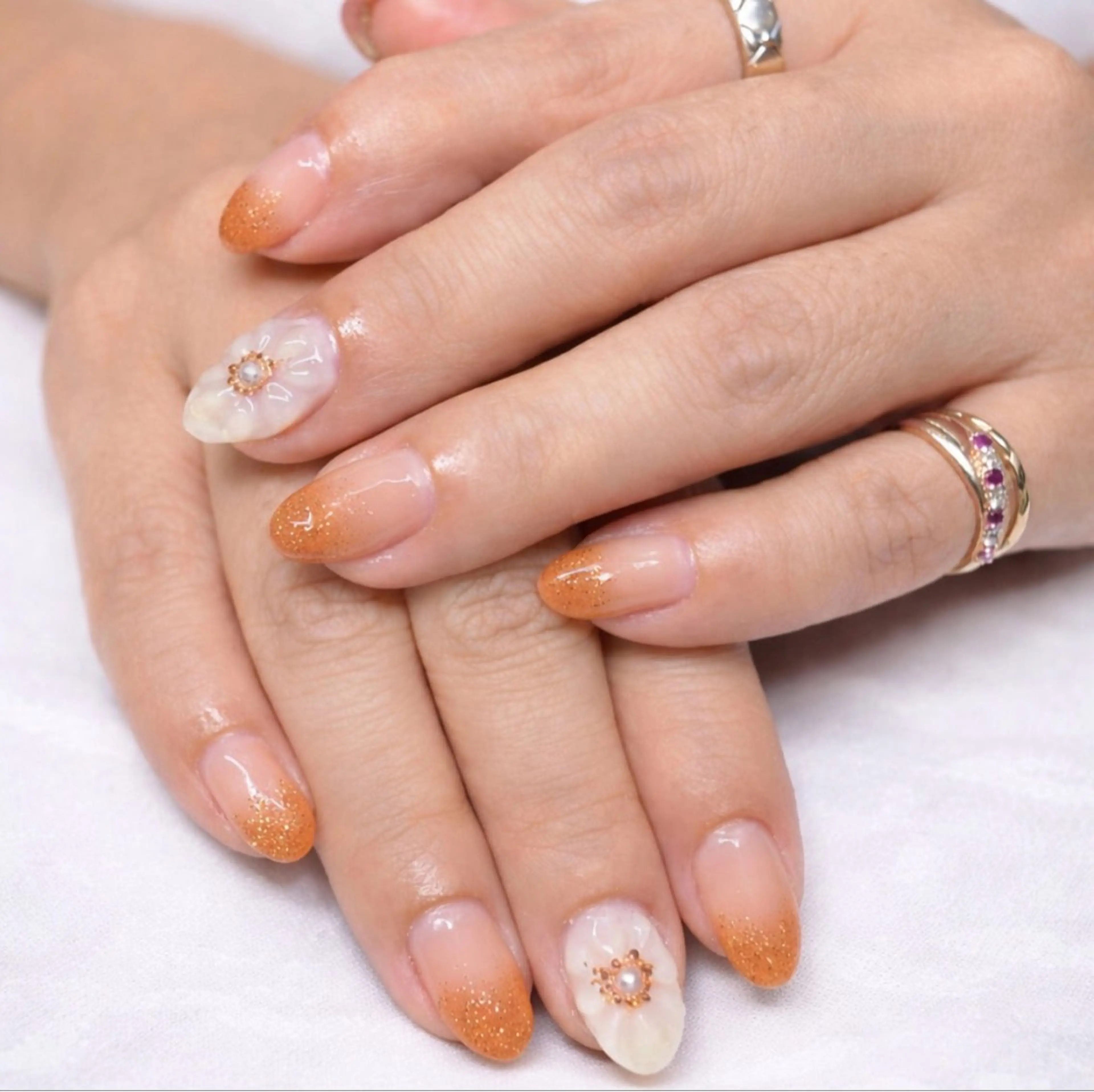 ネイル アートネイル ブラウン フラワーネイル グラデーション キラキラネイル ハンドネイル Kii nailのネイルデザイン