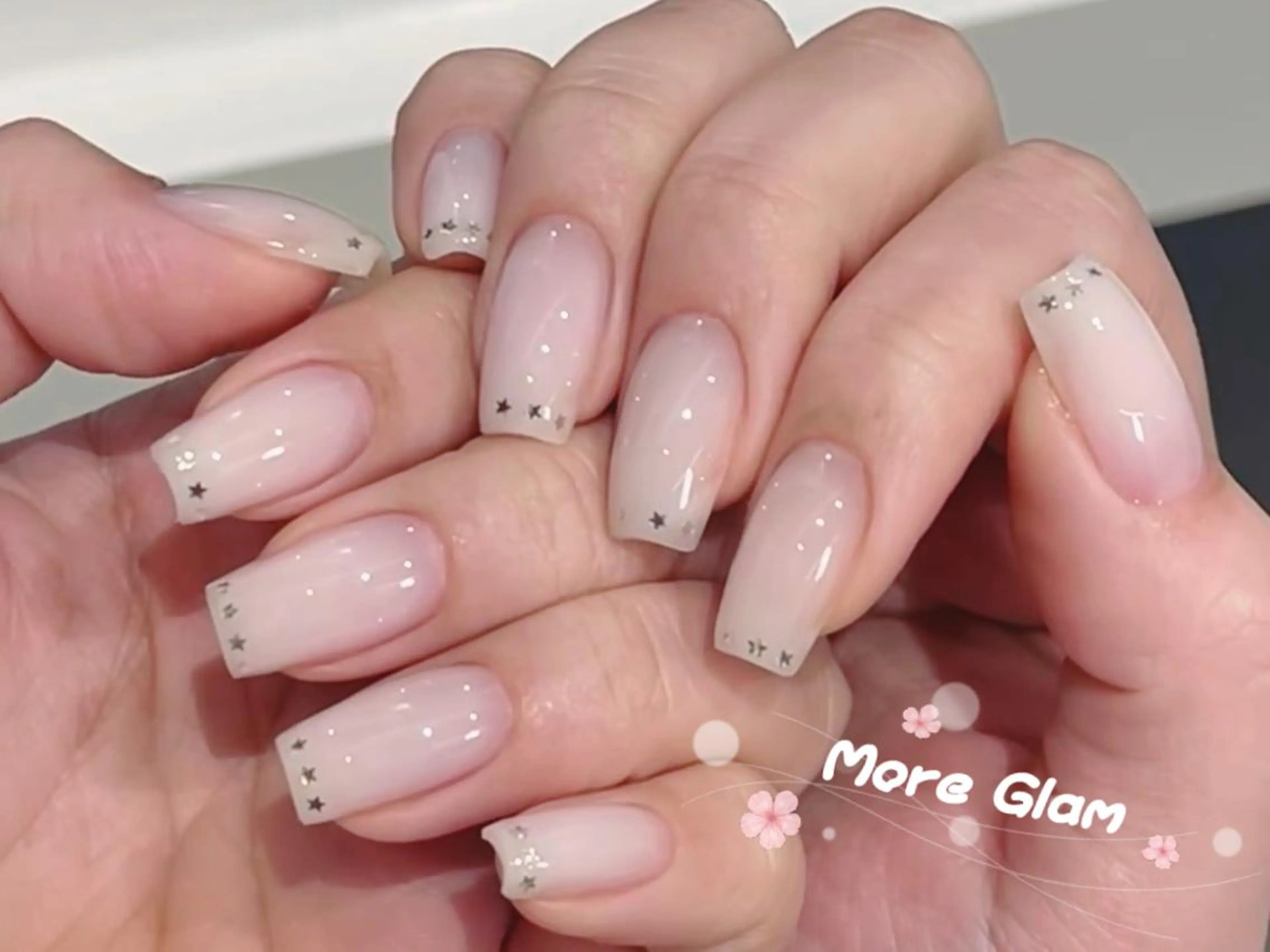 ネイル フットネイル フレンチネイル ジェルネイル ガラスフレンチ 韓国ネイル MoreGlam ネイルのネイルデザイン