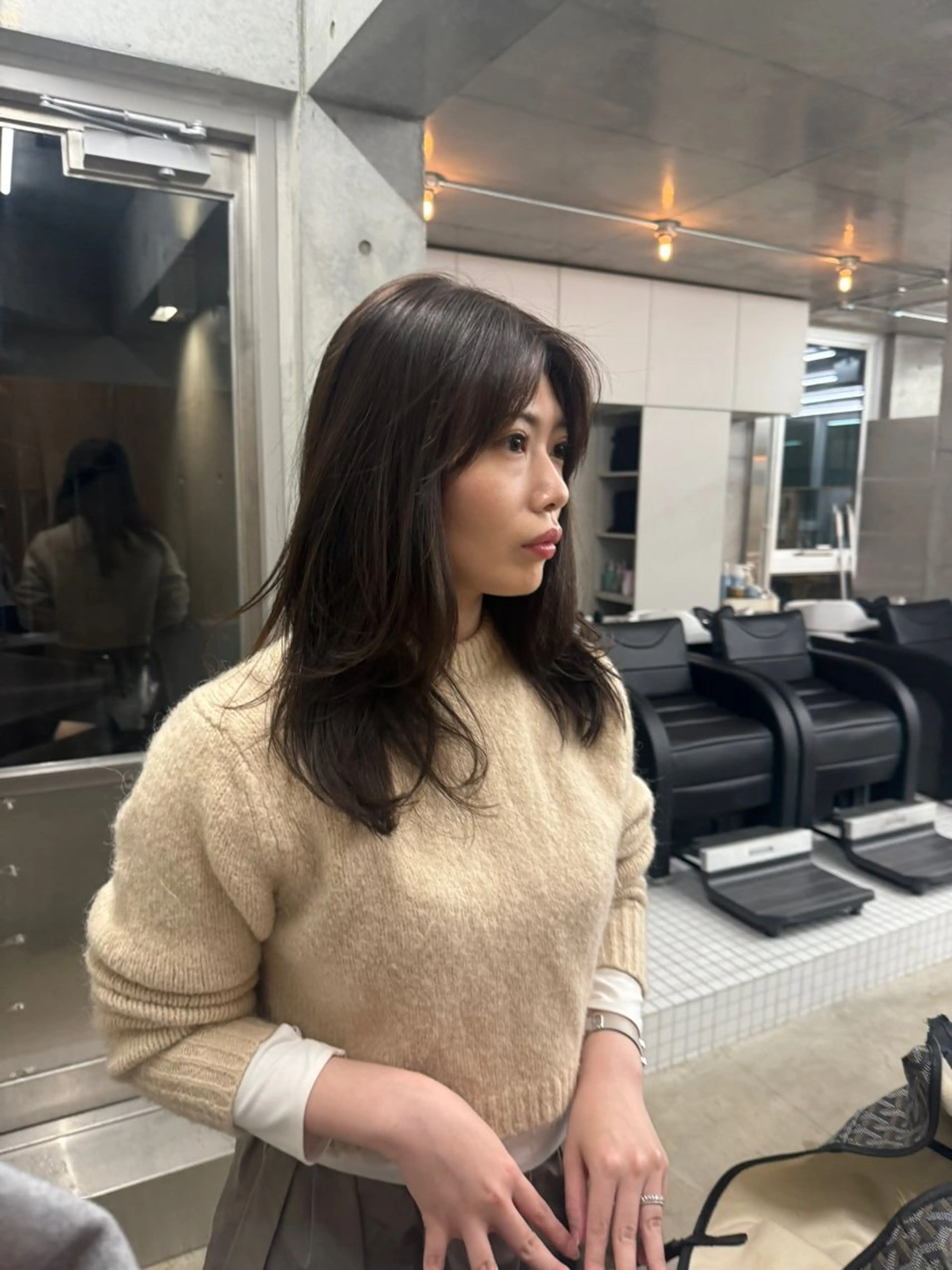 ロング カラー ロングレイヤー アッシュ ベージュカラー ブリーチ 透明感カラー カット ヘアカラー トリートメント 誰より丁寧なカット/ 小林輝/レイヤーのヘアスタイル