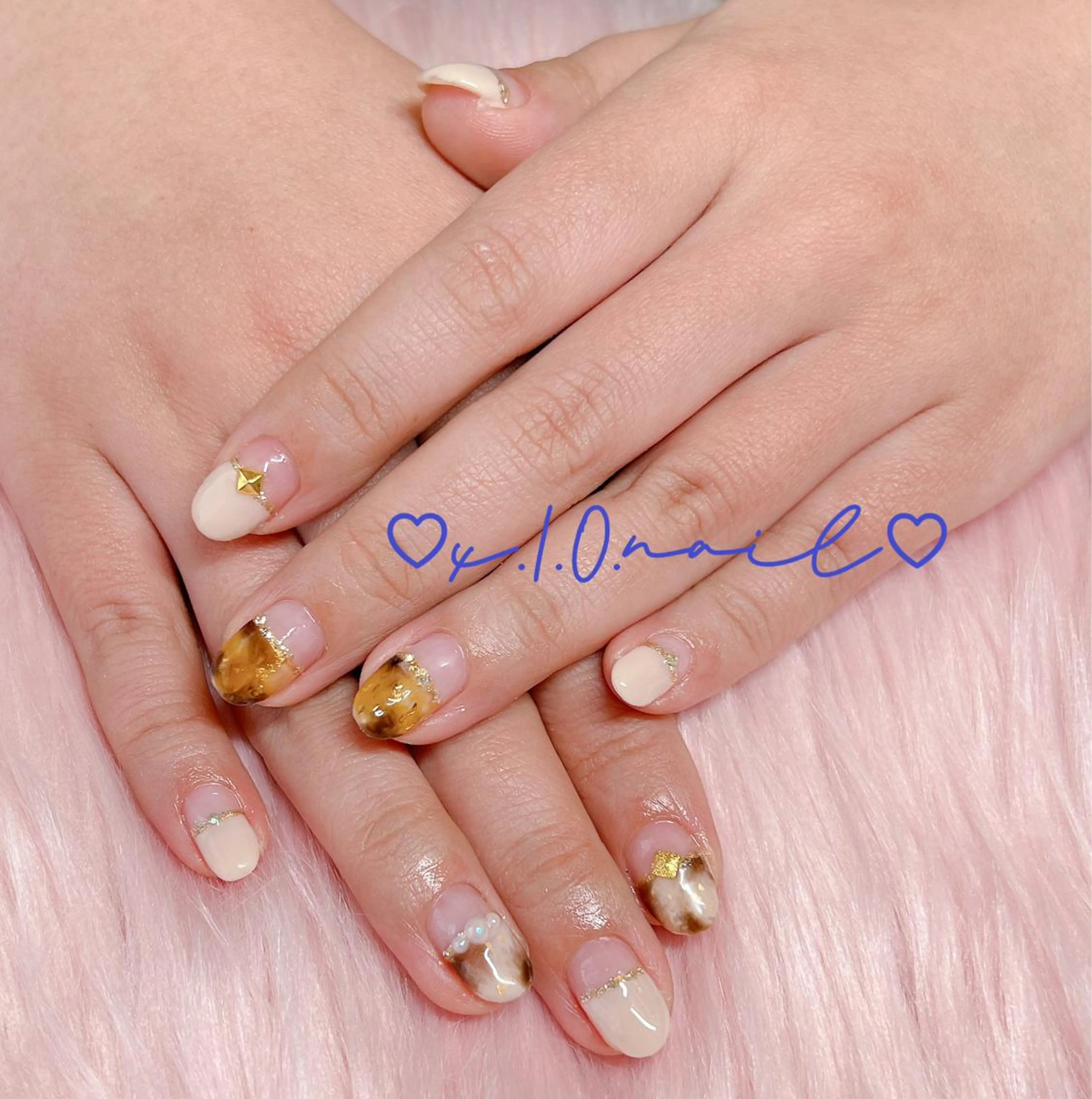 ネイル アニマル柄 アートネイル ニュアンスネイル ネイルチップ ハンドネイル x.1.0.nail ♡Cのネイルデザイン