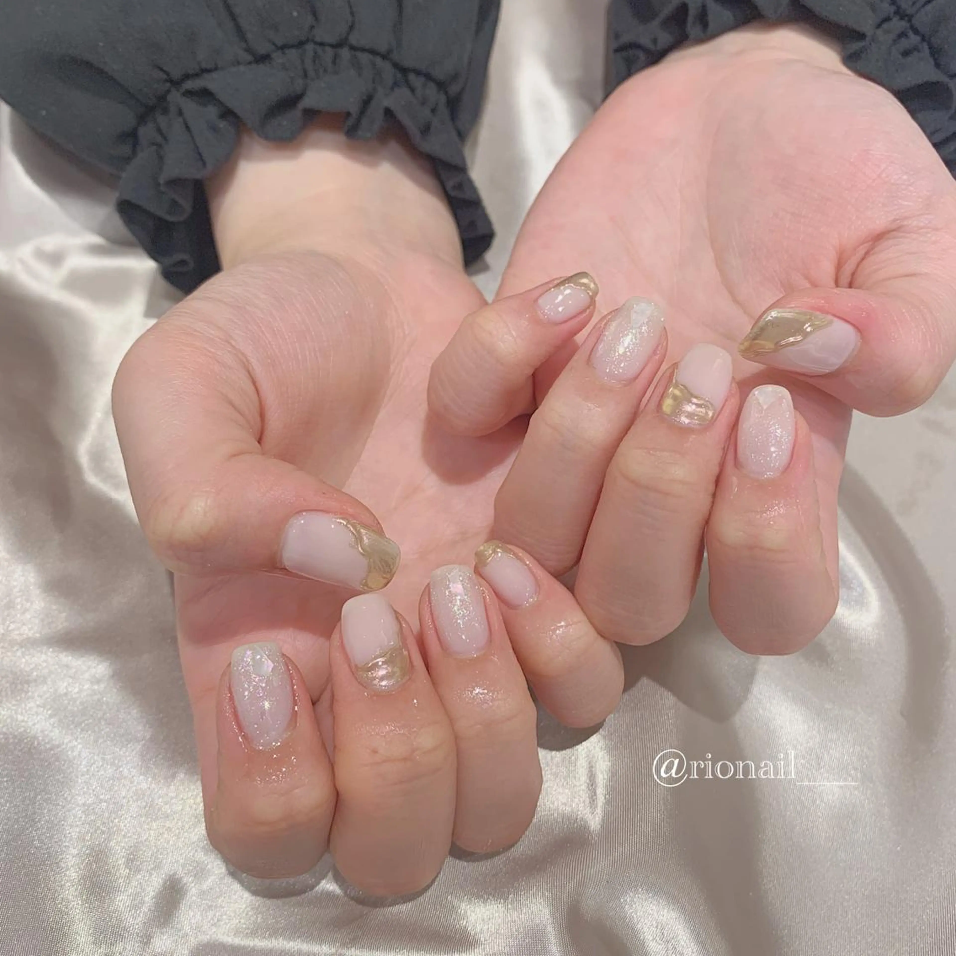 ネイル アートネイル ハンドネイル 𝘙𝘪𝘰𝘯𝘢 ...🕯🤍のネイルデザイン