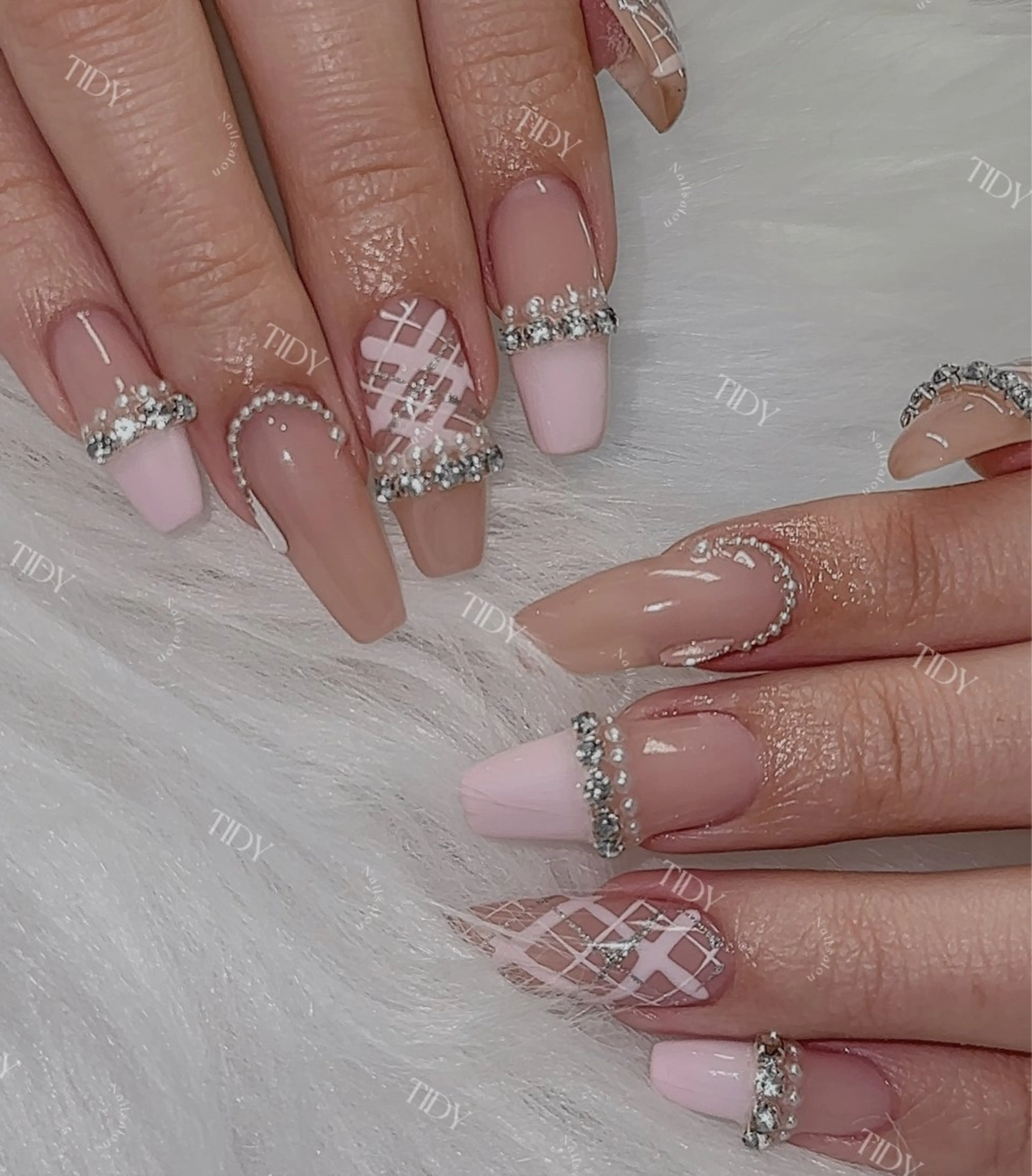 ネイル フットネイル ジェルネイル キラキラネイル 韓国ネイル ロングネイル ハンドネイル TIDY .のネイルデザイン