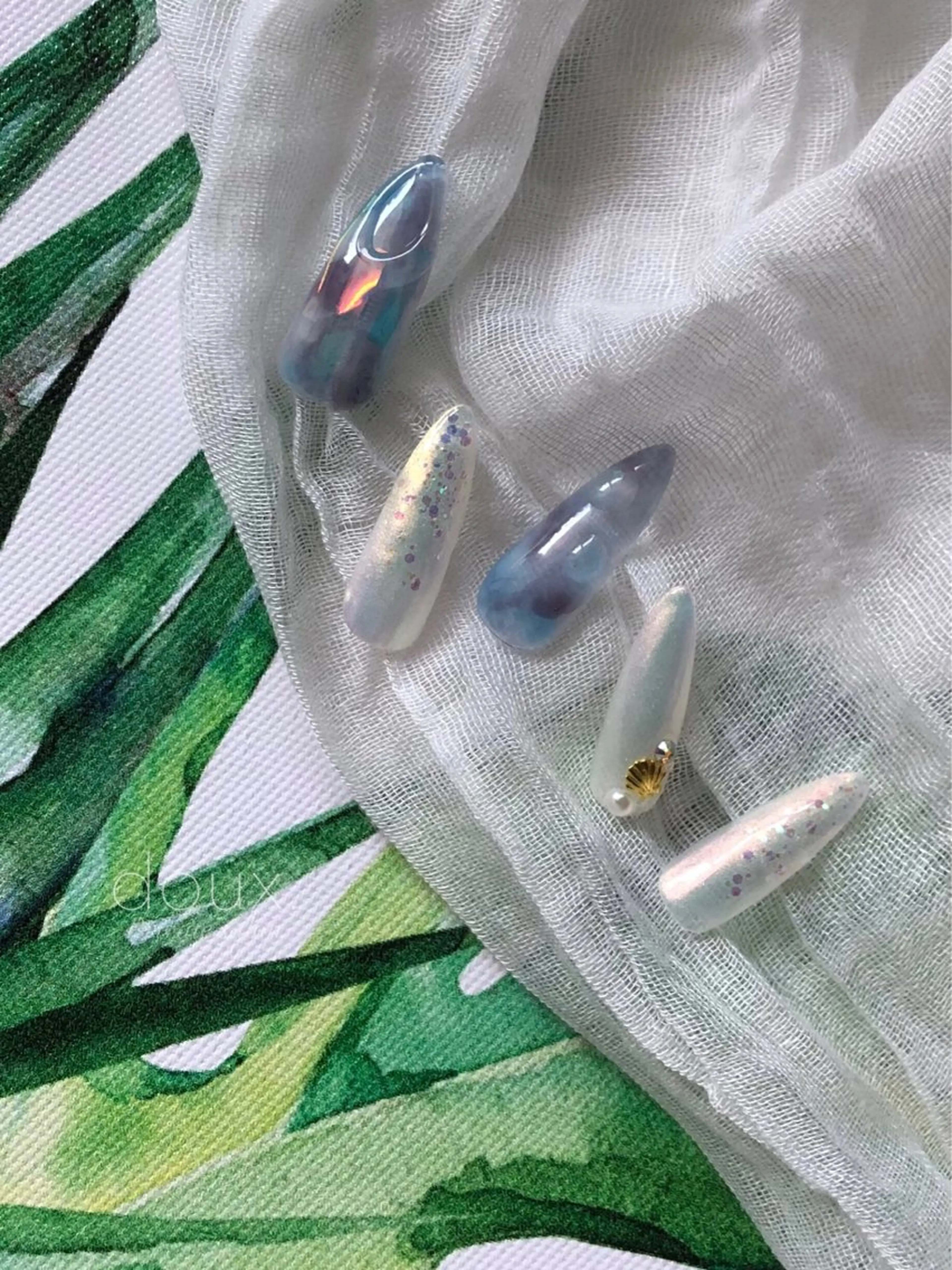 ネイル オーロラネイル 氷ネイル・うるうるネイル 韓国ネイル マグネットネイル 夏ネイル ハンドネイル doux. nailのネイルデザイン