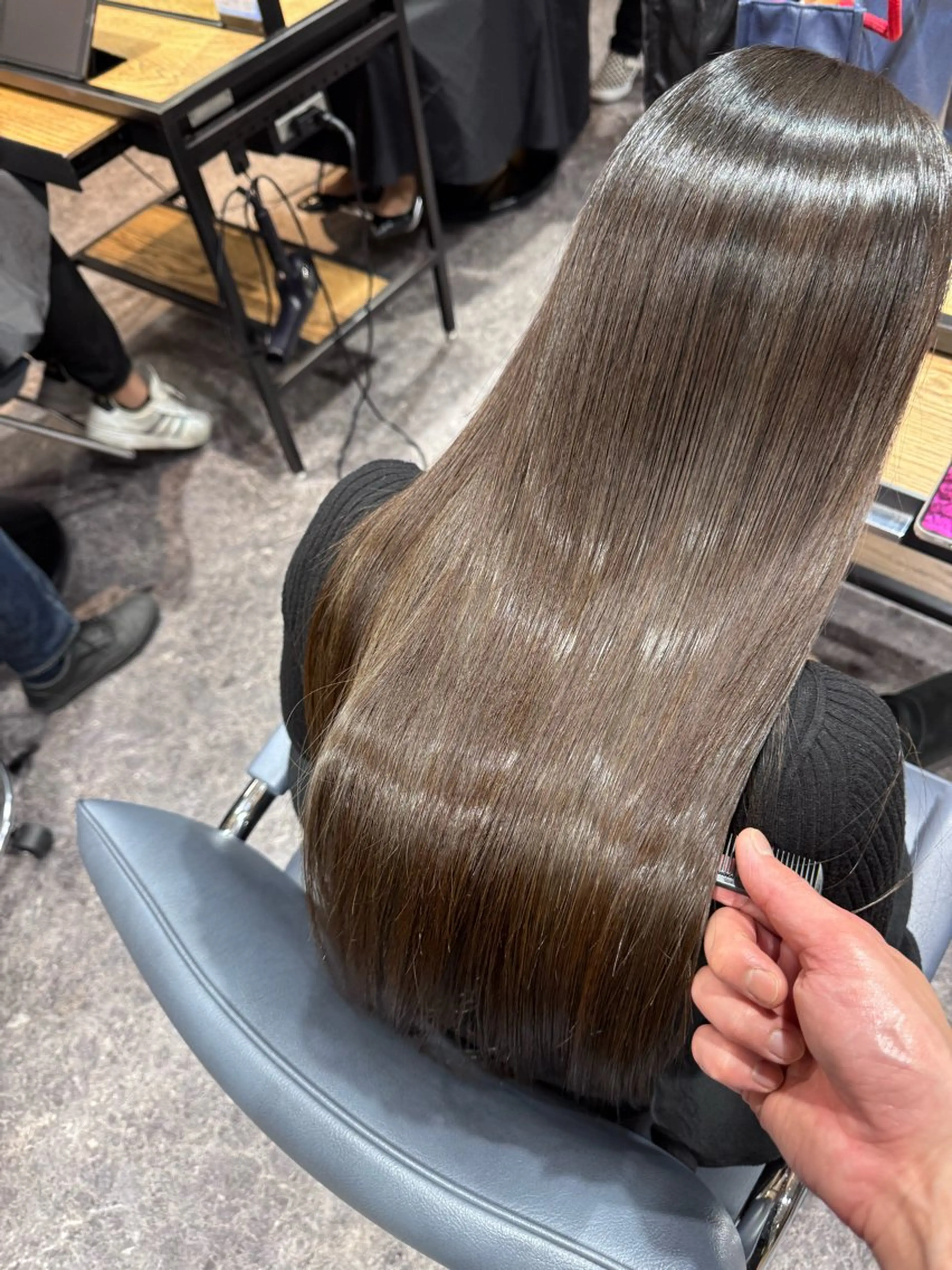 ロング カラー ブリーチ イルミナカラー 髪質改善 縮毛矯正 カット ヘアカラー トリートメント OAK 中目黒のヘアスタイル