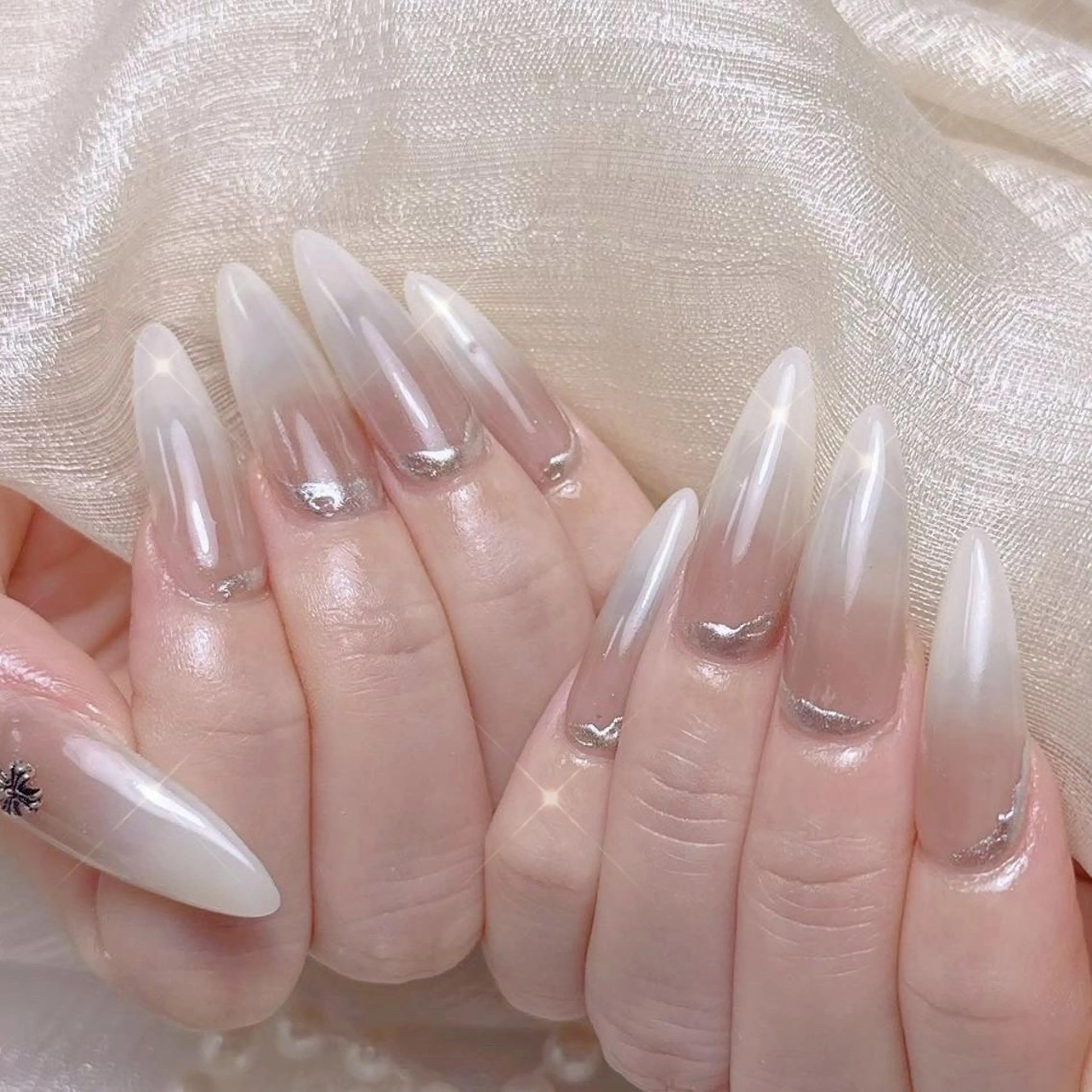 ネイル ハンドネイル queens nailsalonのネイルデザイン