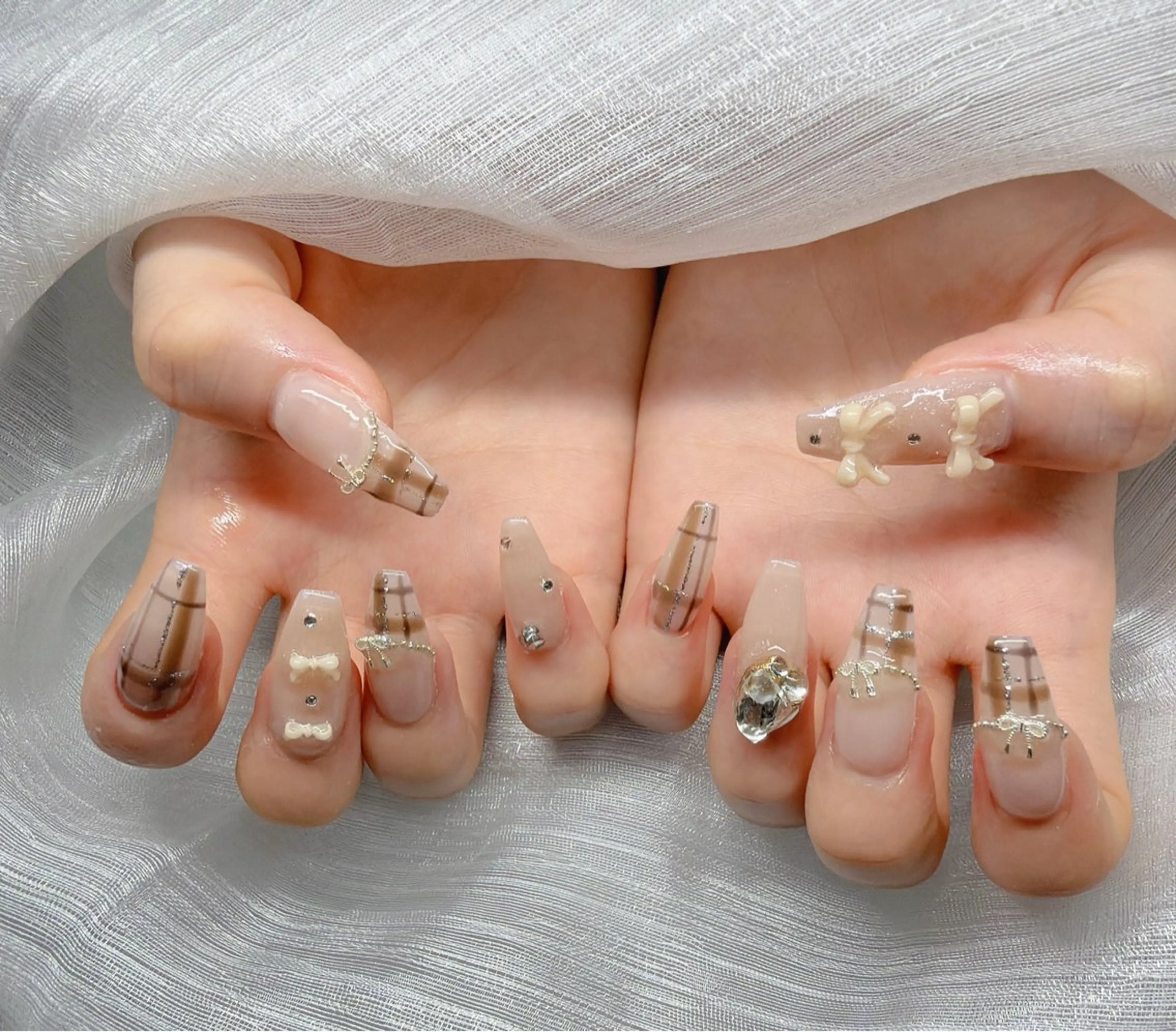ネイル ハンドネイル Lee Nailsのネイルデザイン