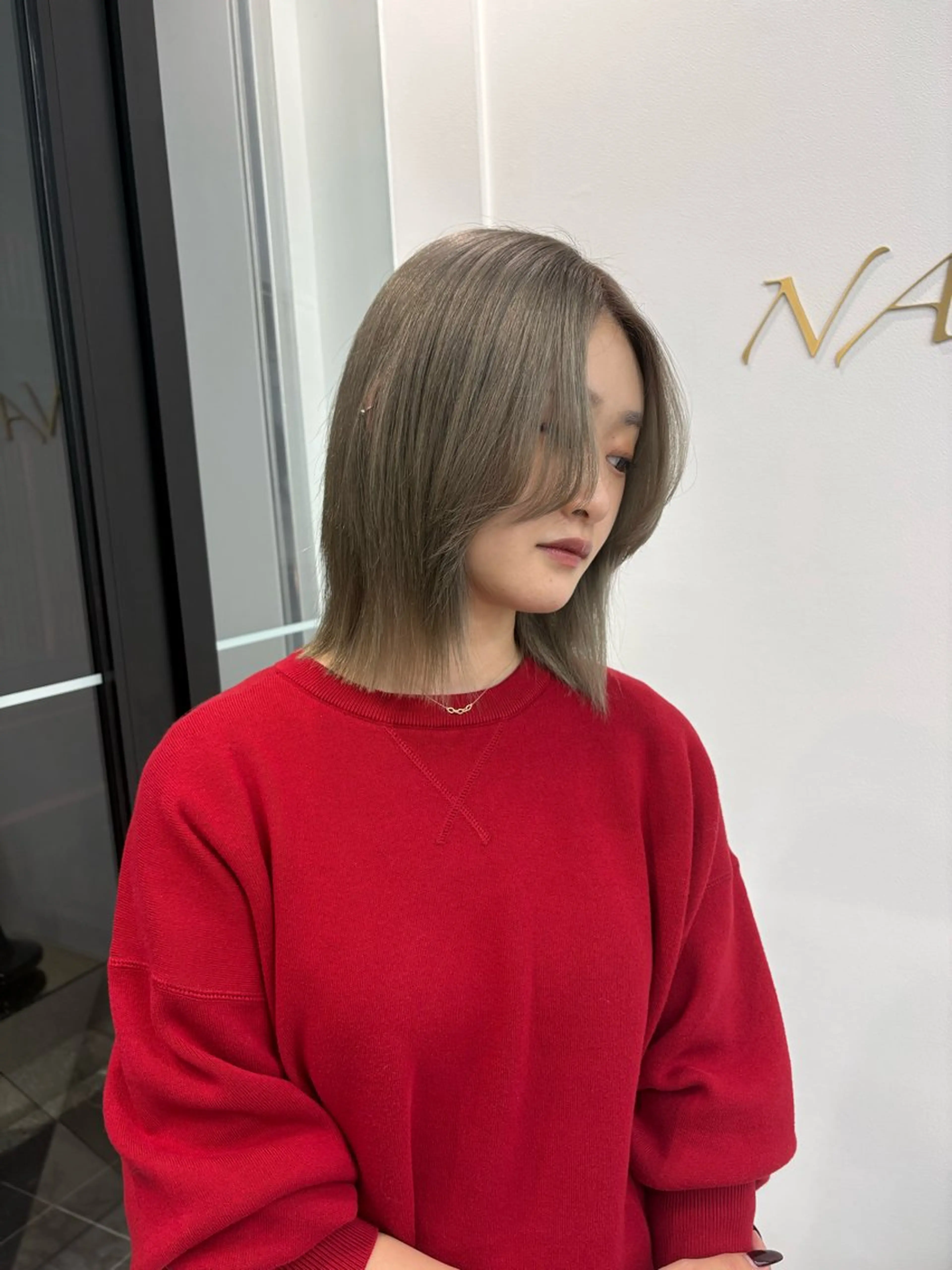 ミディアム Haruna/河原町 ハイトーン🤍のヘアスタイル