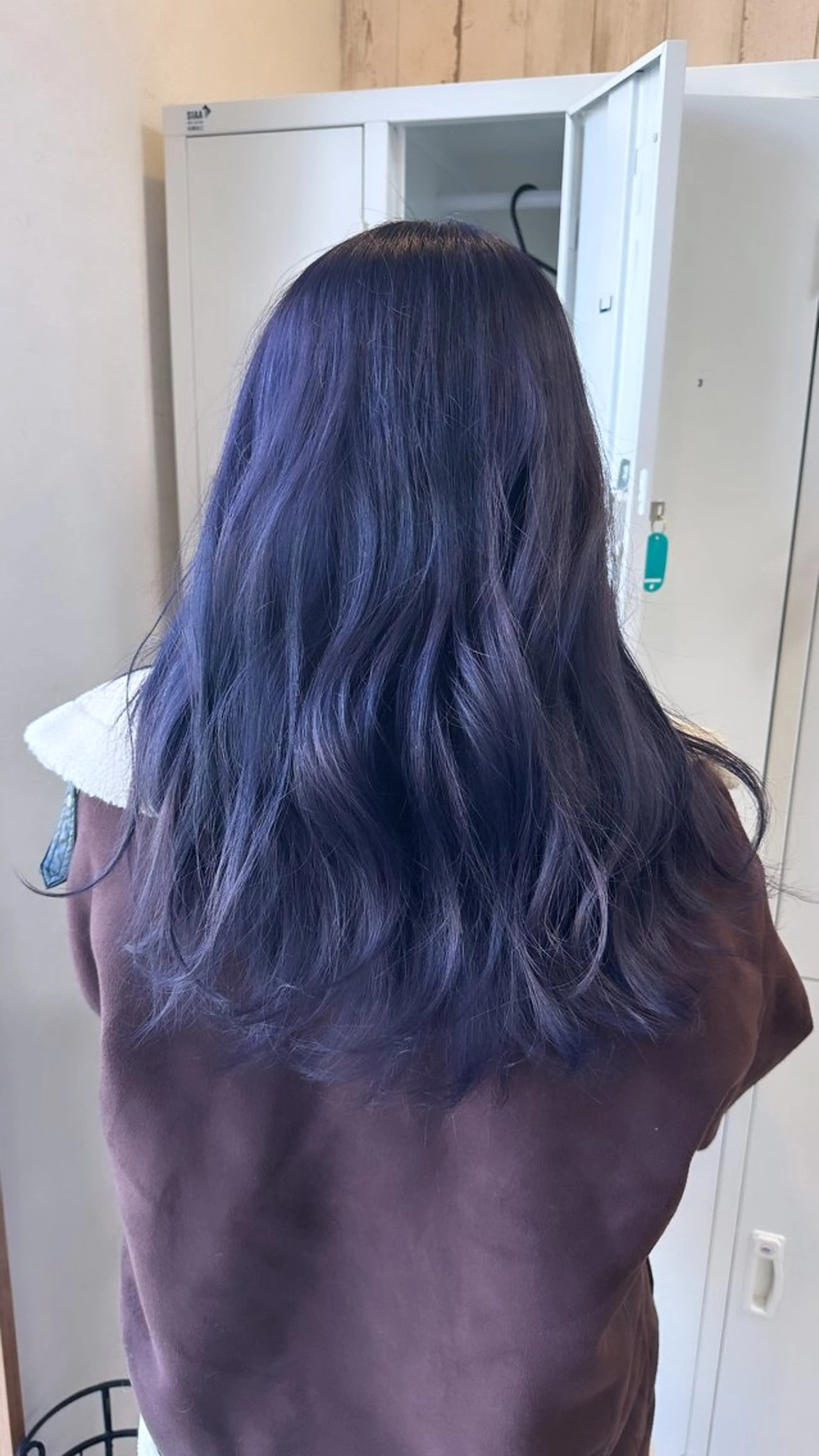 ミディアム パープルカラー カット ヘアカラー トリートメント TELA HAIR 副代表RIKUのヘアスタイル