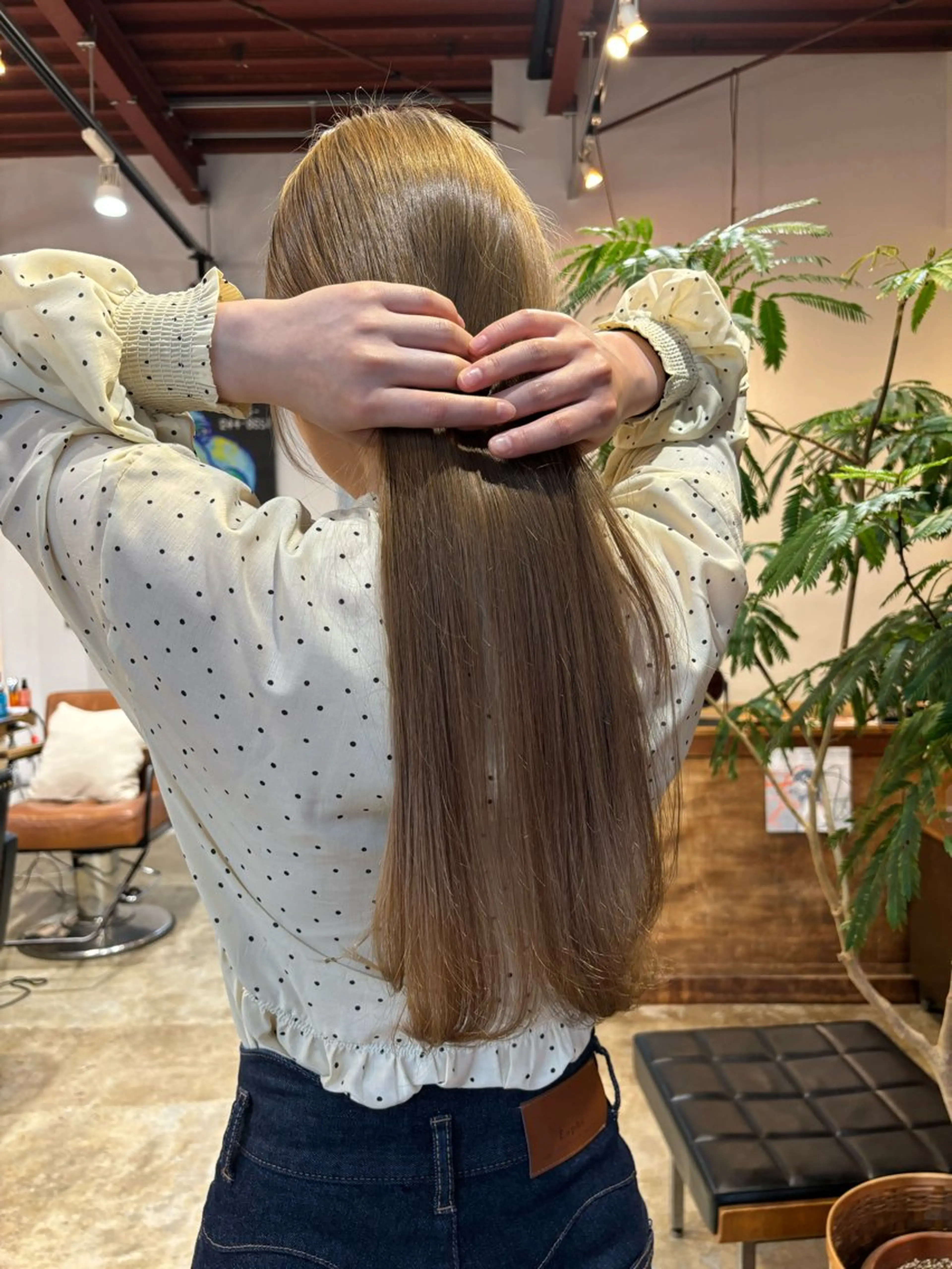 ロング イデカワ リナのヘアスタイル