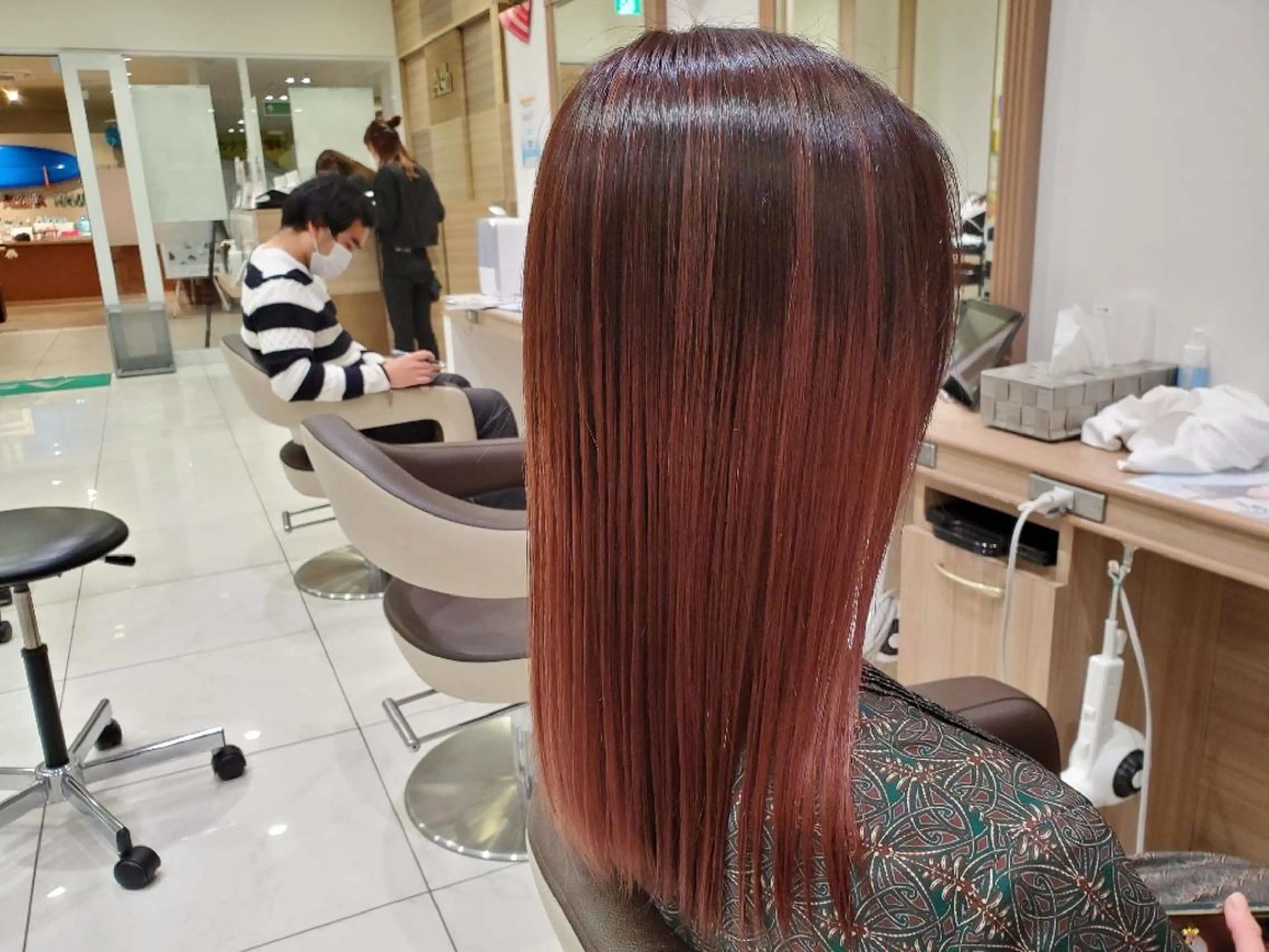 ミディアム カラー バレイヤージュ ブリーチ イルミナカラー ピンクカラー レイヤーカット 中村 和貴 <Ash津田沼>のヘアスタイル