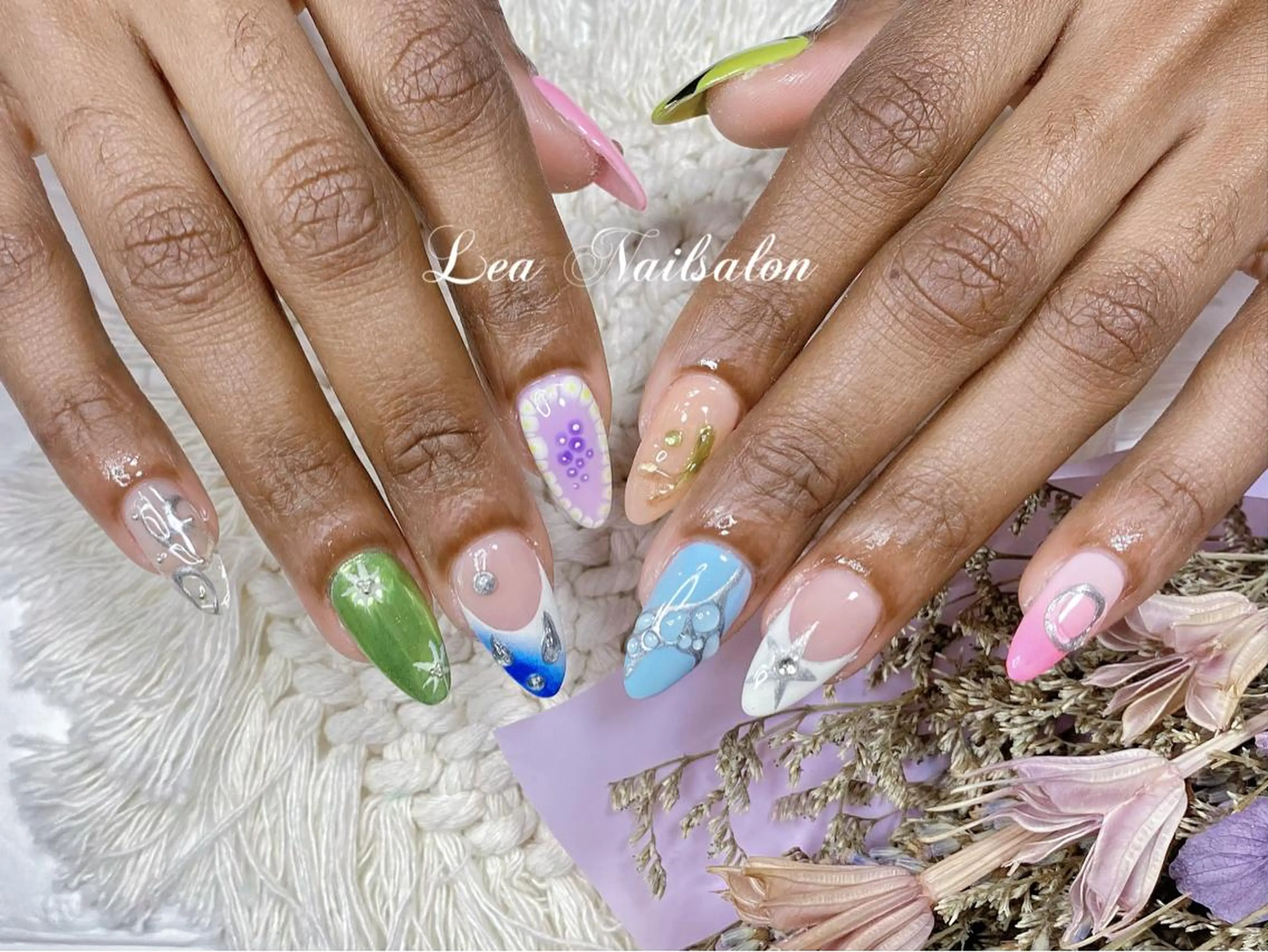 セミロング カラー ネイル Le’a NailSalonのネイルデザイン