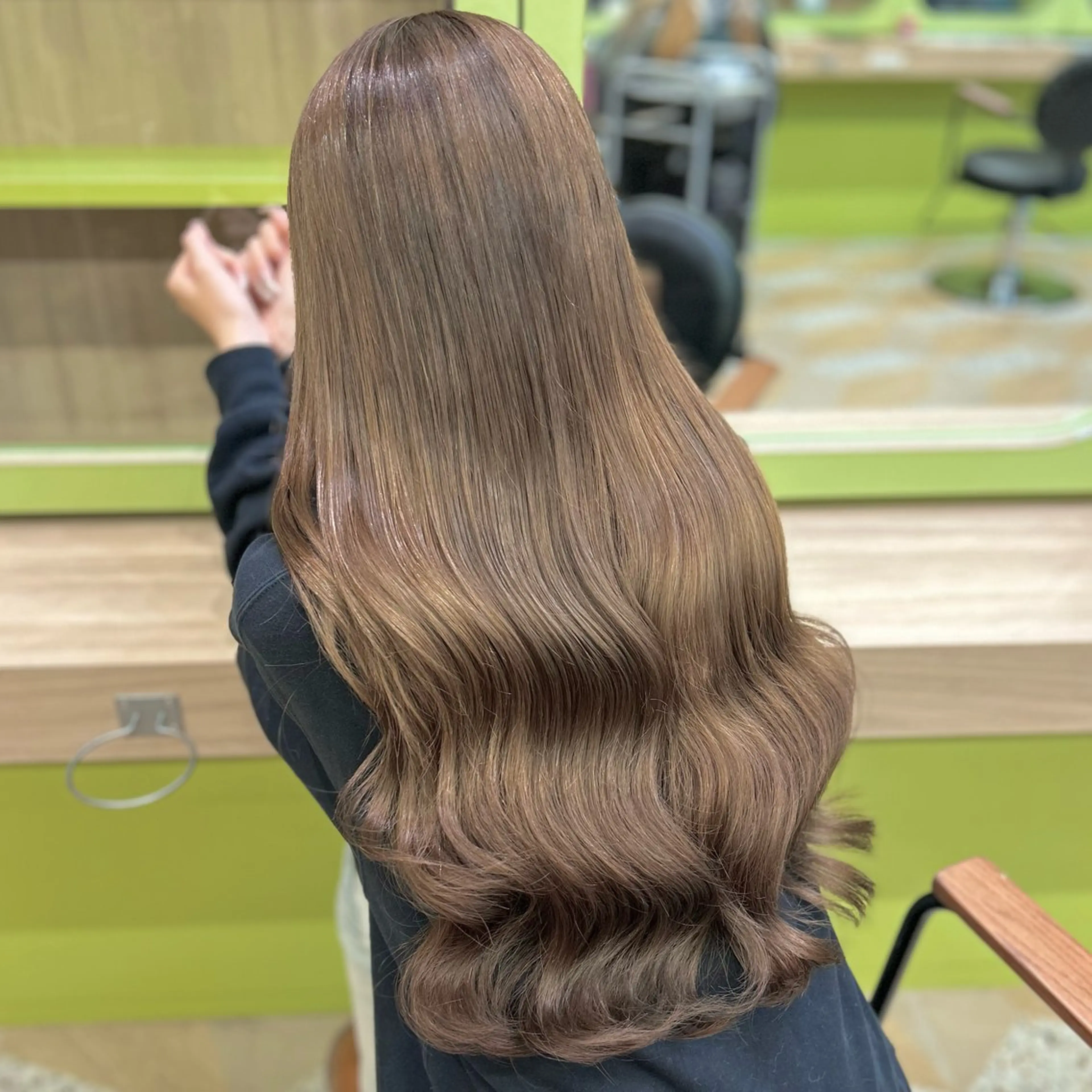 ロング カラー ベージュカラー ブリーチ ブラウンカラー ショコラベージュ 透明感カラー カット ヘアカラー トリートメント ブリーチなしベージュ /ヘアセット/ミユのヘアスタイル