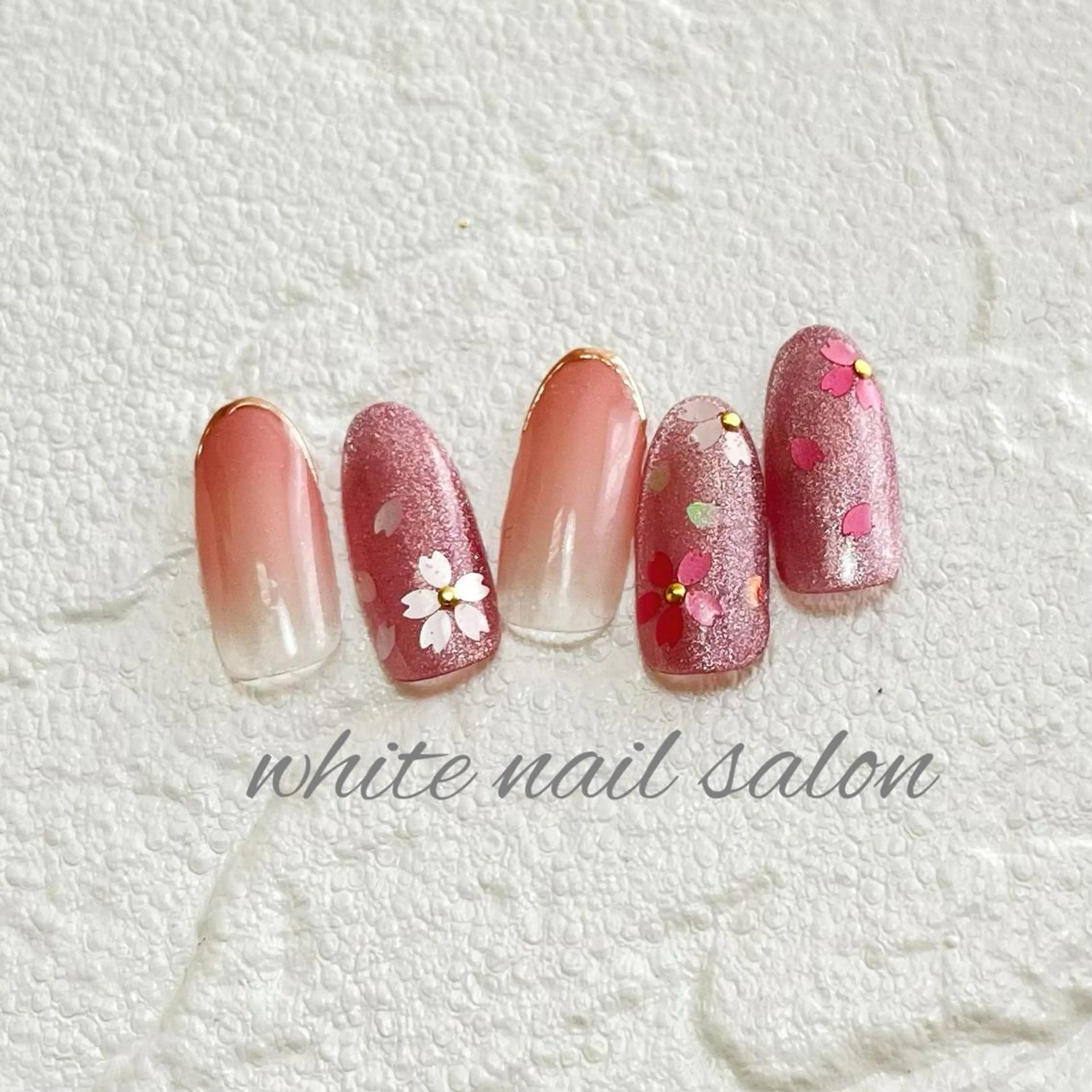 ネイル フットネイル ジェルネイル ハードジェル ラメ(グリッター) 持ち込み ハンドネイル white nail salonのネイルデザイン