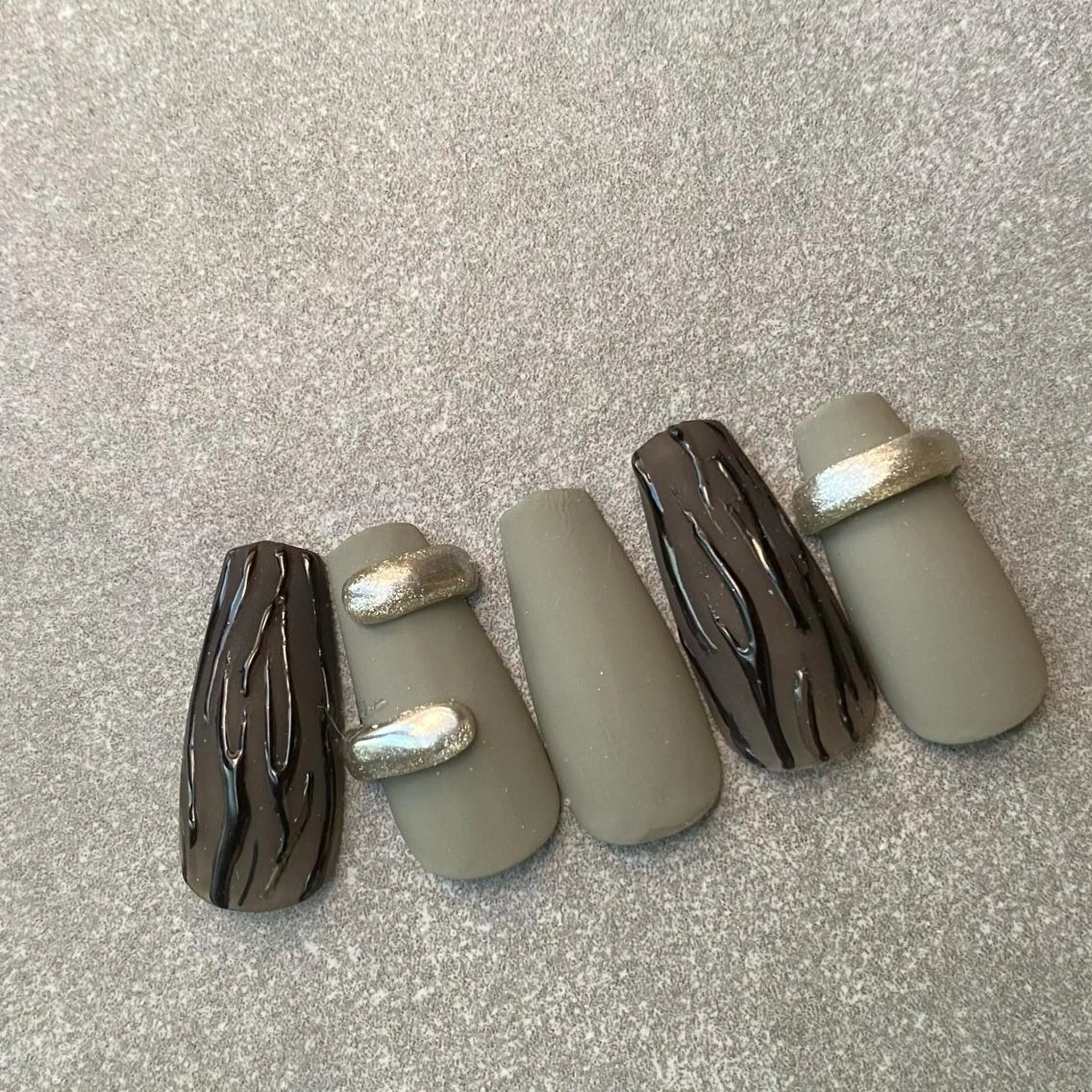 ネイル Ray. ／綺麗目ニュアンスのネイルデザイン