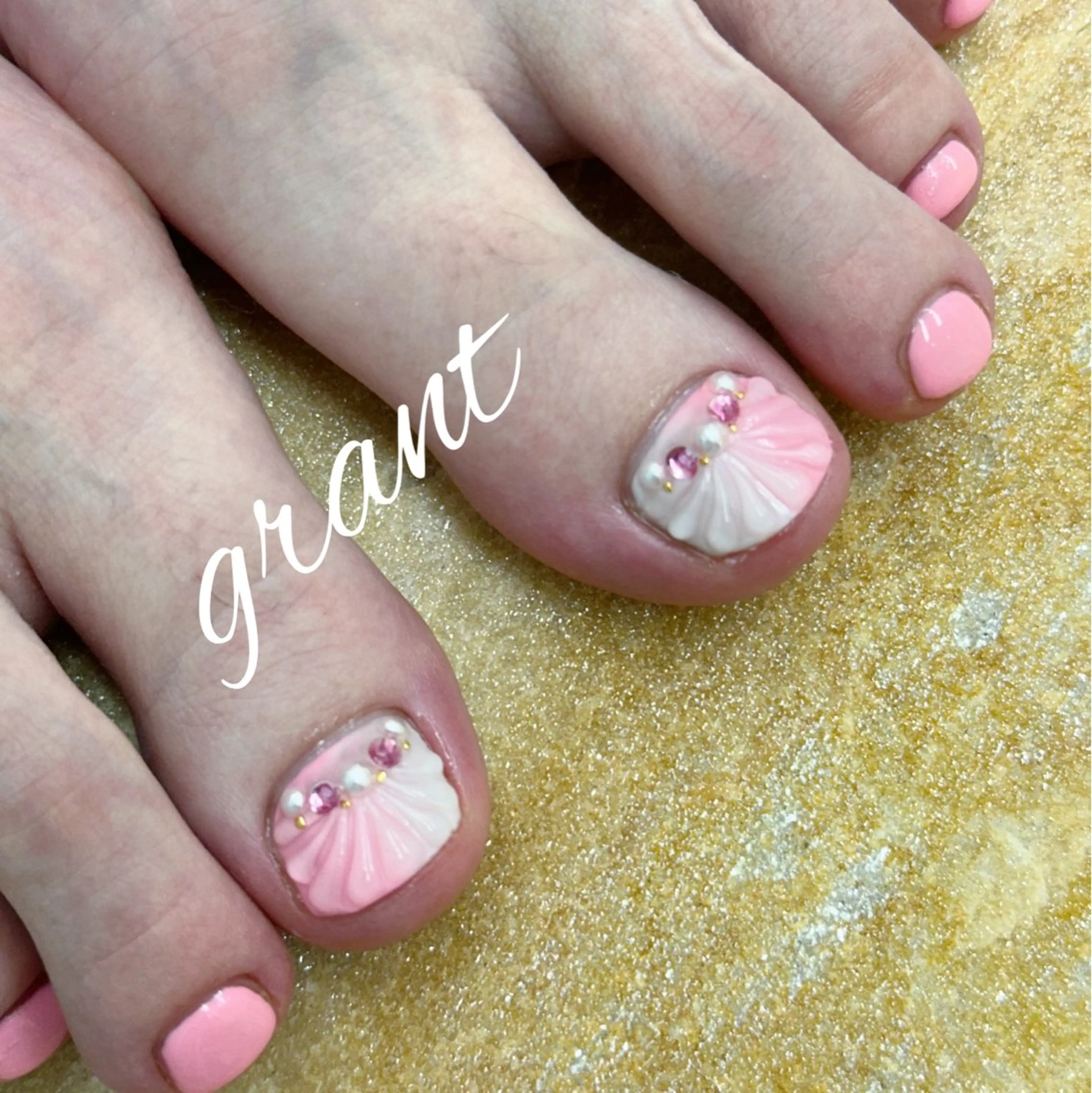 ネイル フットネイル 夏ネイル フットネイル nail salon grant所属・nailsalon grantのネイルデザイン