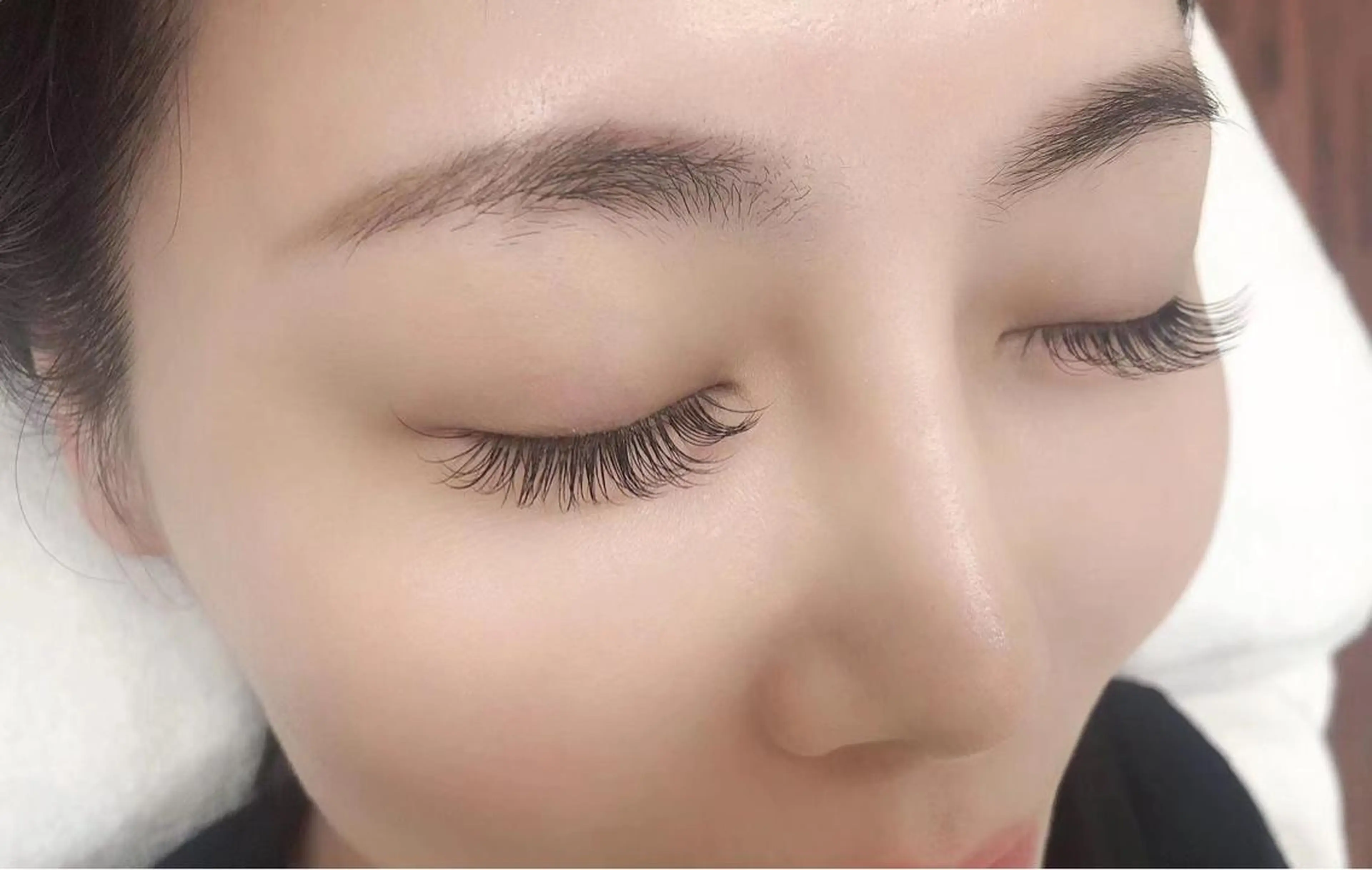 【新規】ボリュームラッシュ180本(60束) (両目) ナチュラル感(オフ込み) 【ブラウン+1000円】の写真