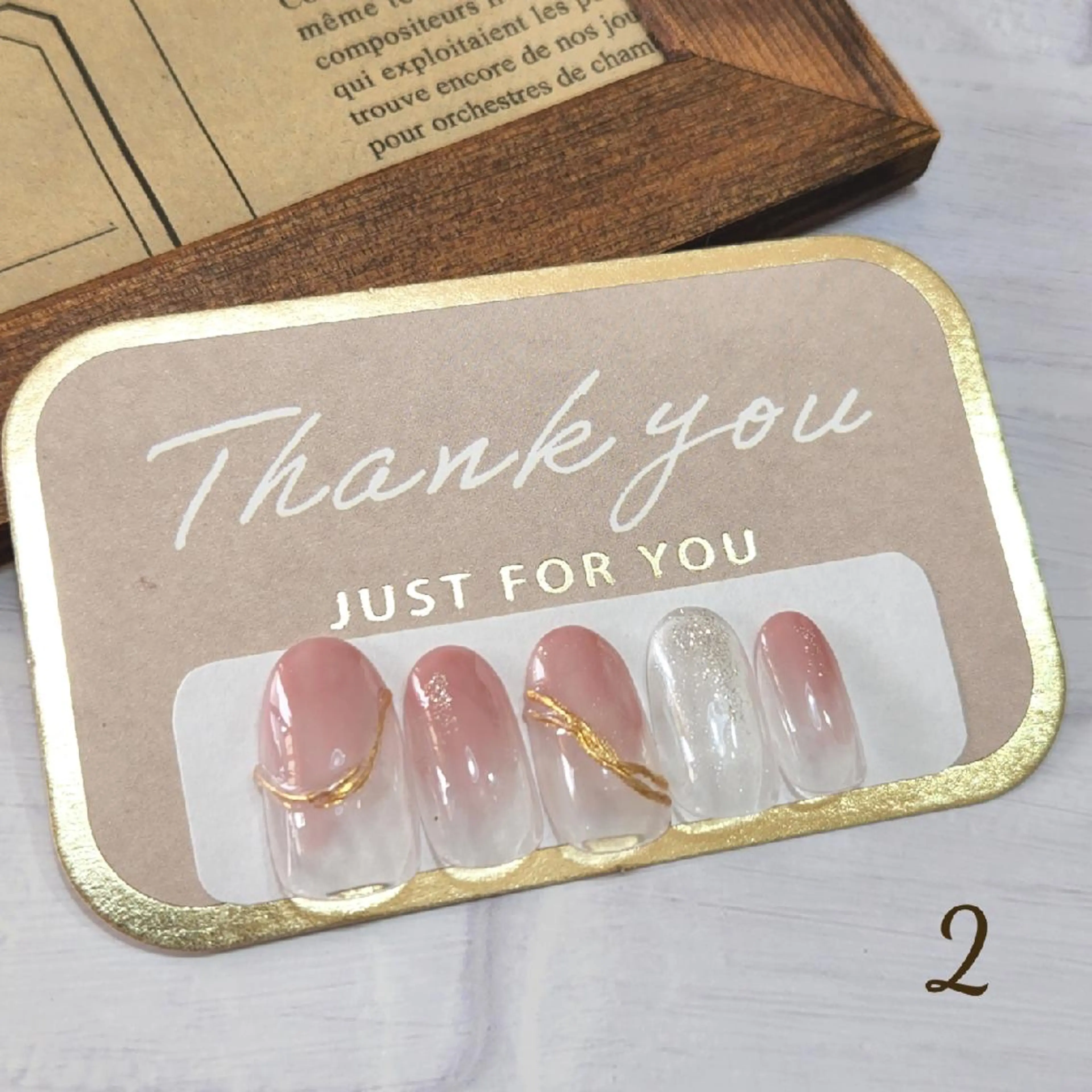 ミディアム   BENNIEのネイルデザイン