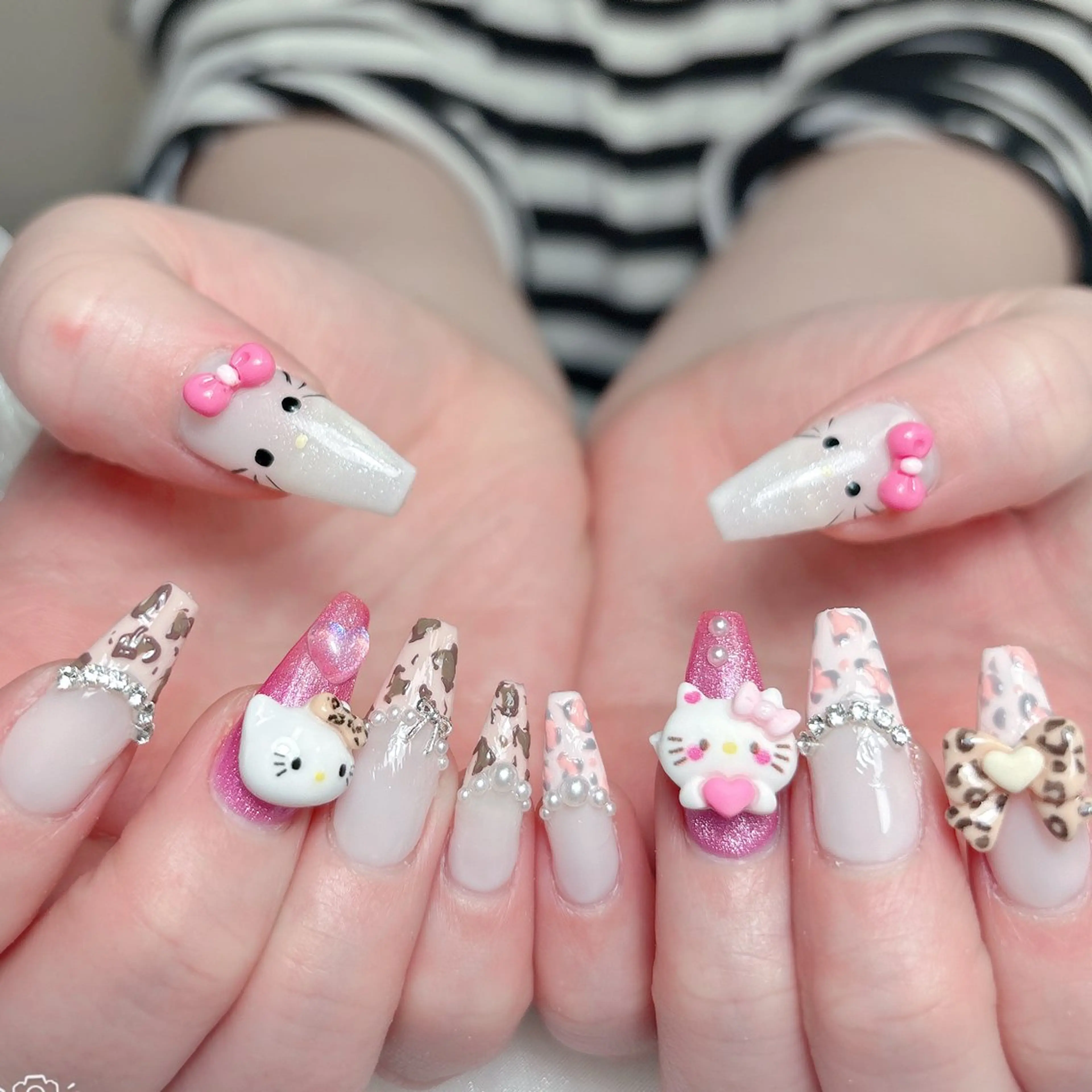 ネイル 成人式 ジェルネイル ロングネイル マグネットネイル ミディアムネイル ハンドネイル MoMoA Nail ネイル長さ出し専門店のネイルデザイン