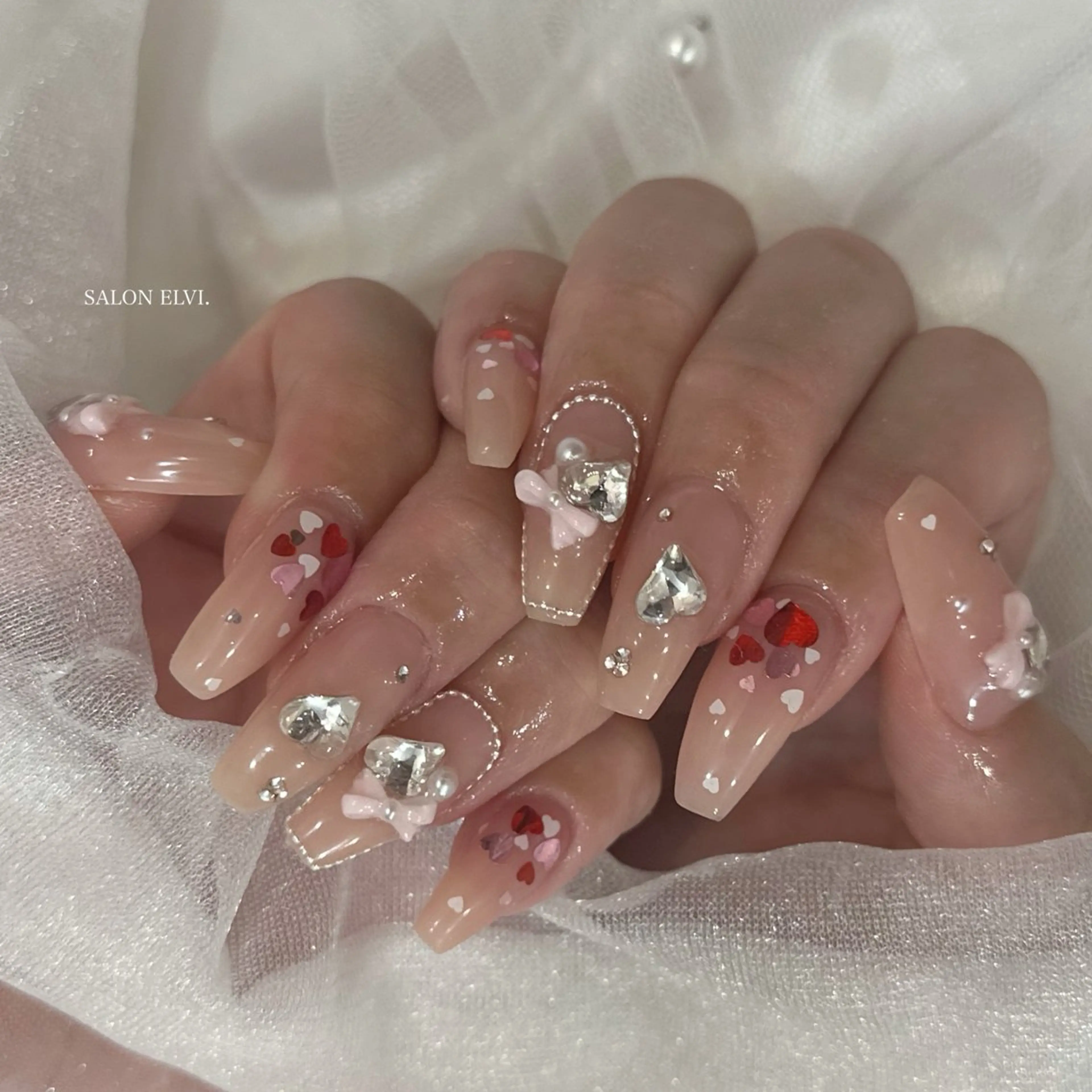 ネイル SALON ELVI.所属・SALON ELVI.のネイルデザイン