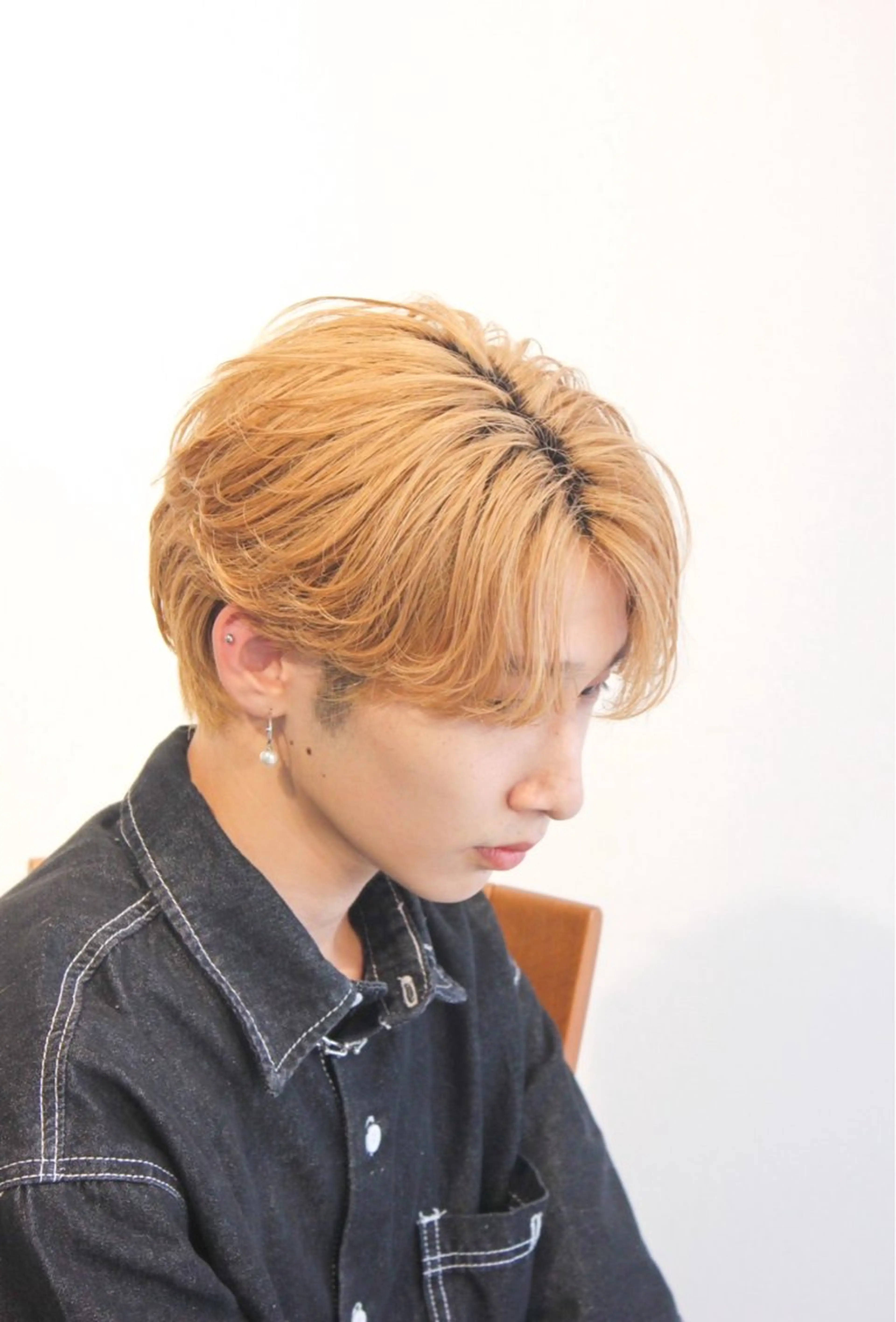 ショート カラー メンズ センターパート ベージュカラー ダブルカラー カット ヘアカラー 似合わせパーマ🔥 河浪  大智のヘアスタイル