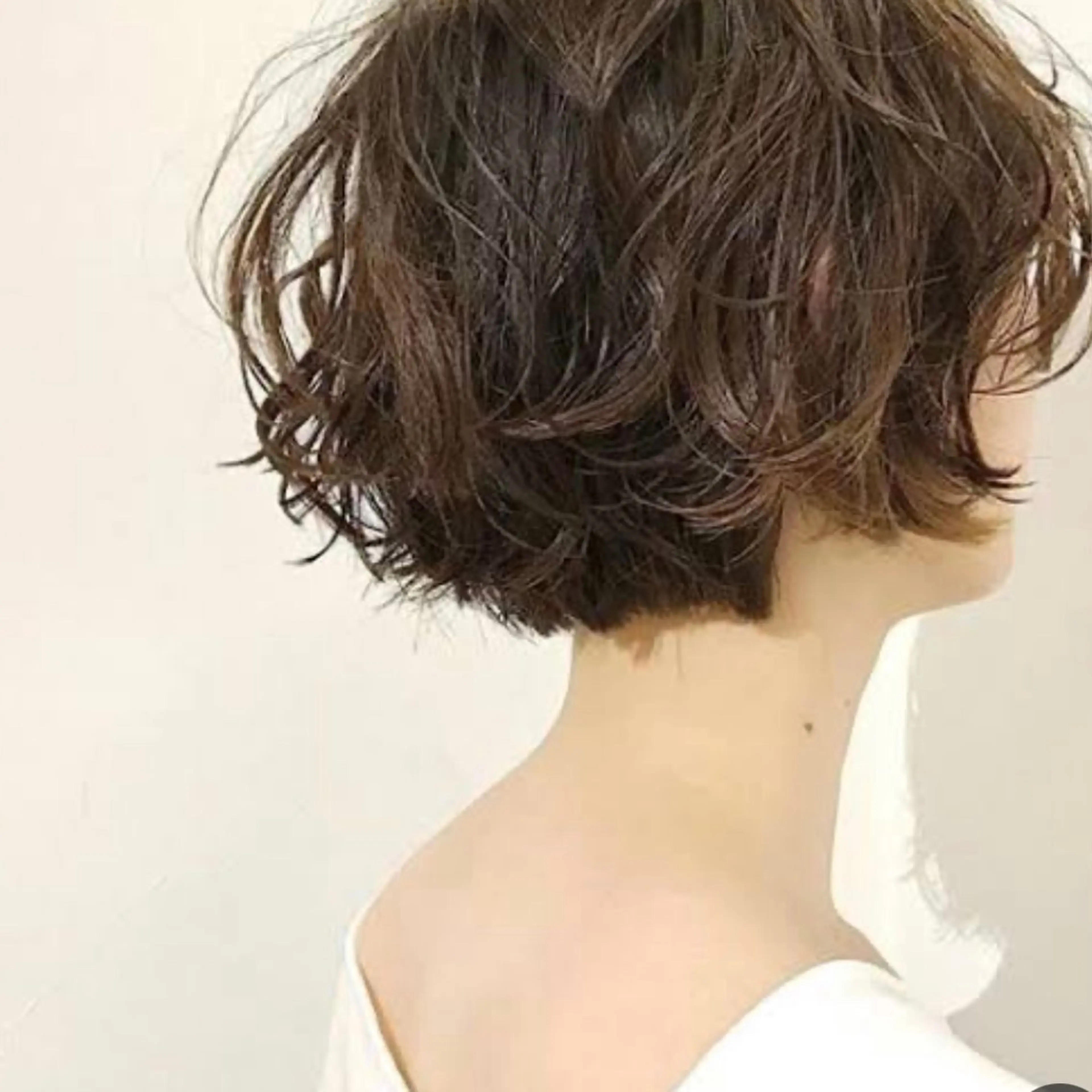 ショート パーマ ひなた あゆみのヘアスタイル