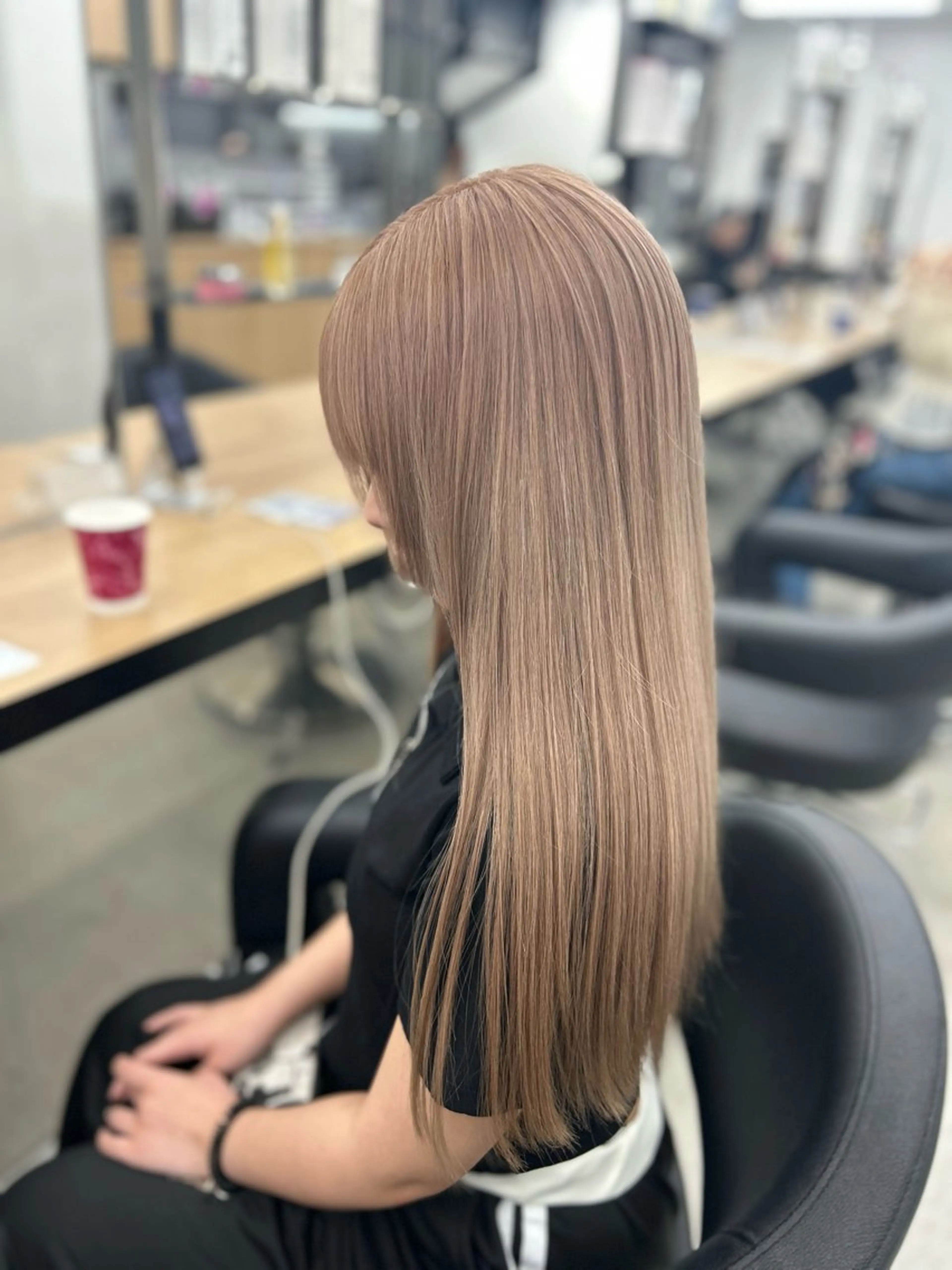 ロング ヘアカラー トリートメント ヘッドスパ ヘアセット YUKA🤍ベージュ /ミルクティーのヘアスタイル