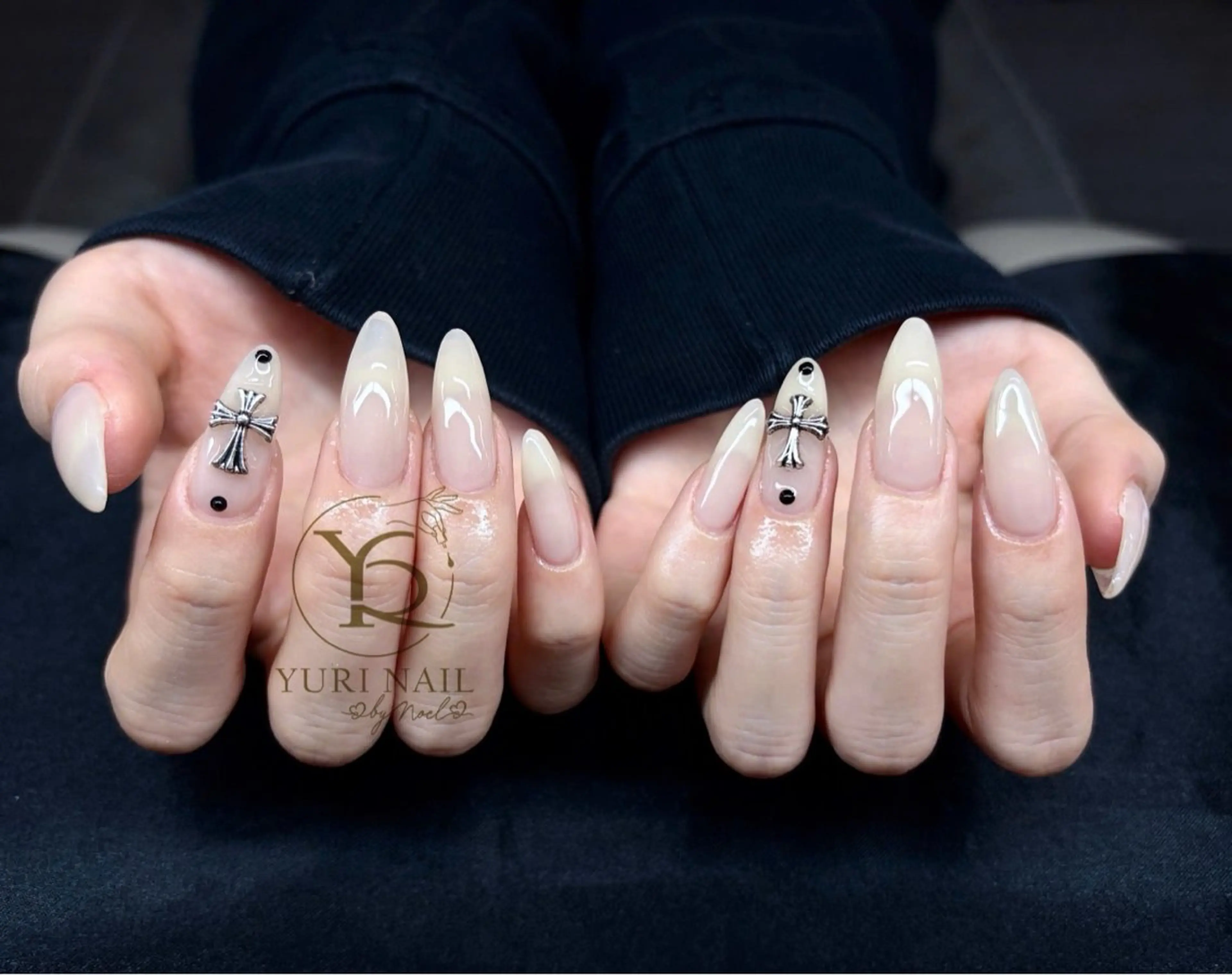 ネイル チークネイル フットネイル フレンチネイル 韓国ネイル マグネットネイル ハンドネイル フットネイル ハンドケア YURI Nail NARITAのネイルデザイン