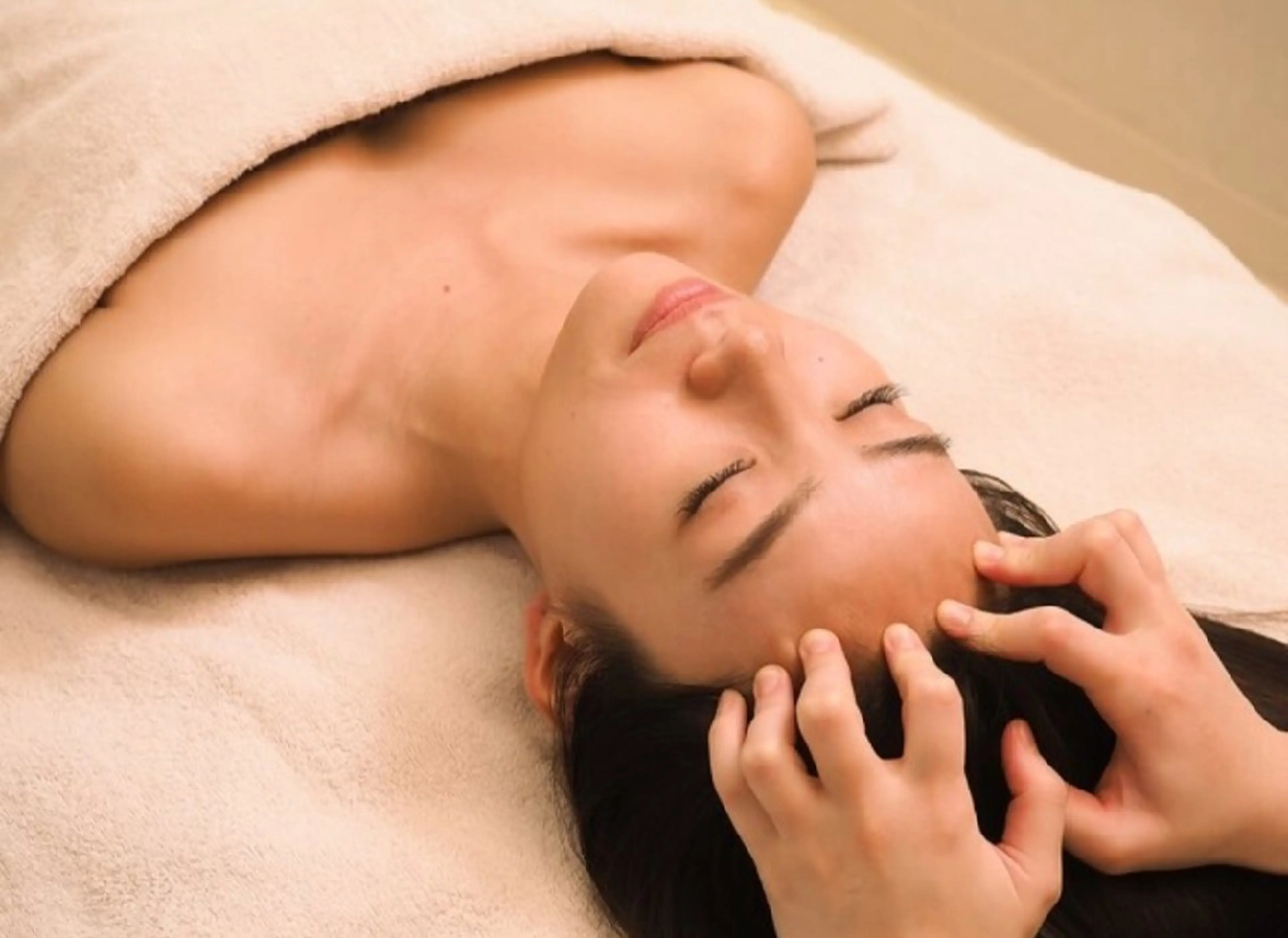 【 顔痩せ/むくみ✅ 】『 小顔リンパマッサージ＋ヘッド付き 』小顔の最強組み合わせ🔥の写真