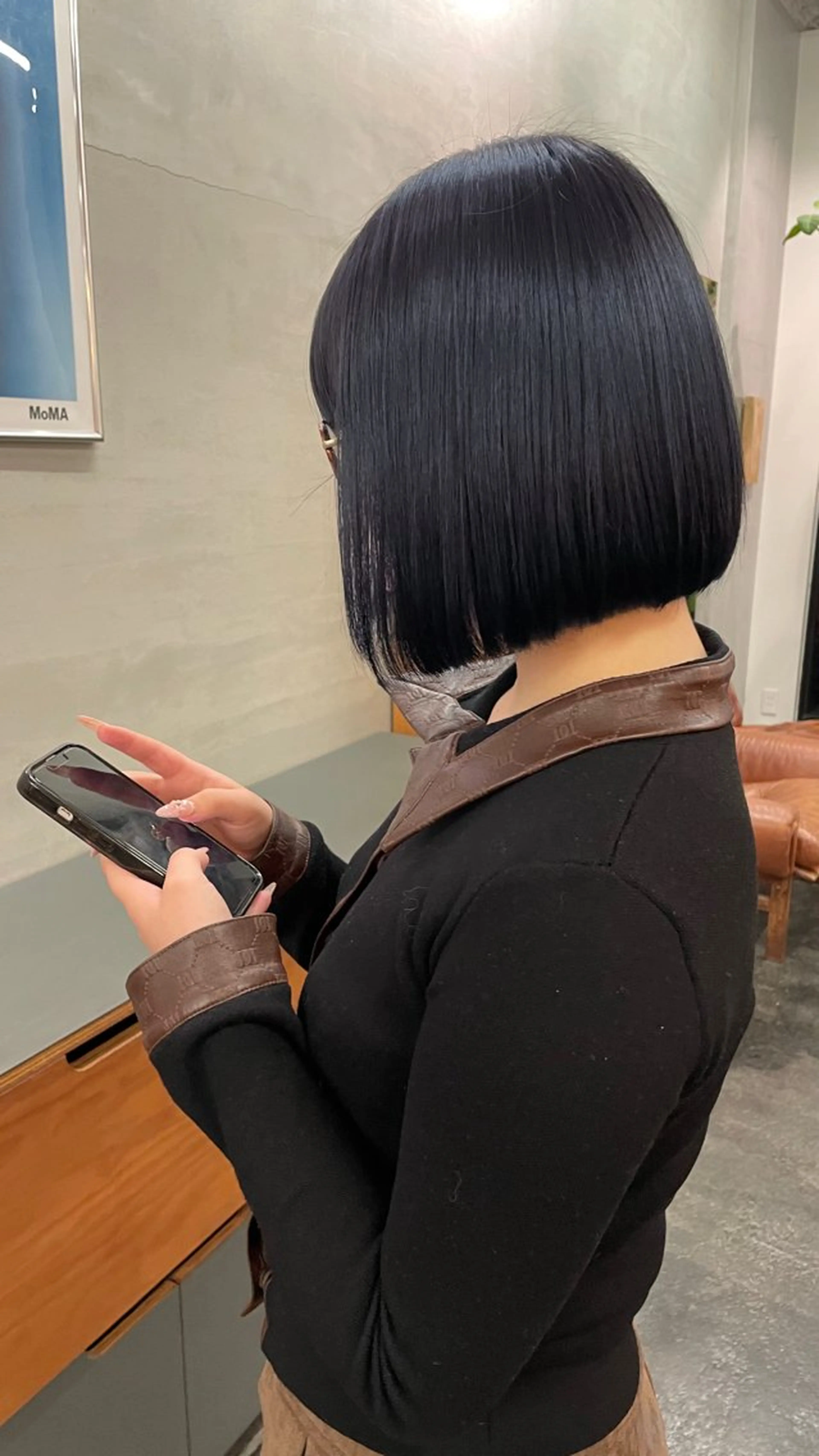 ミディアム カラー 黒髪 ブルーカラー ブルーブラック 透明感カラー 都築 あんずのヘアスタイル