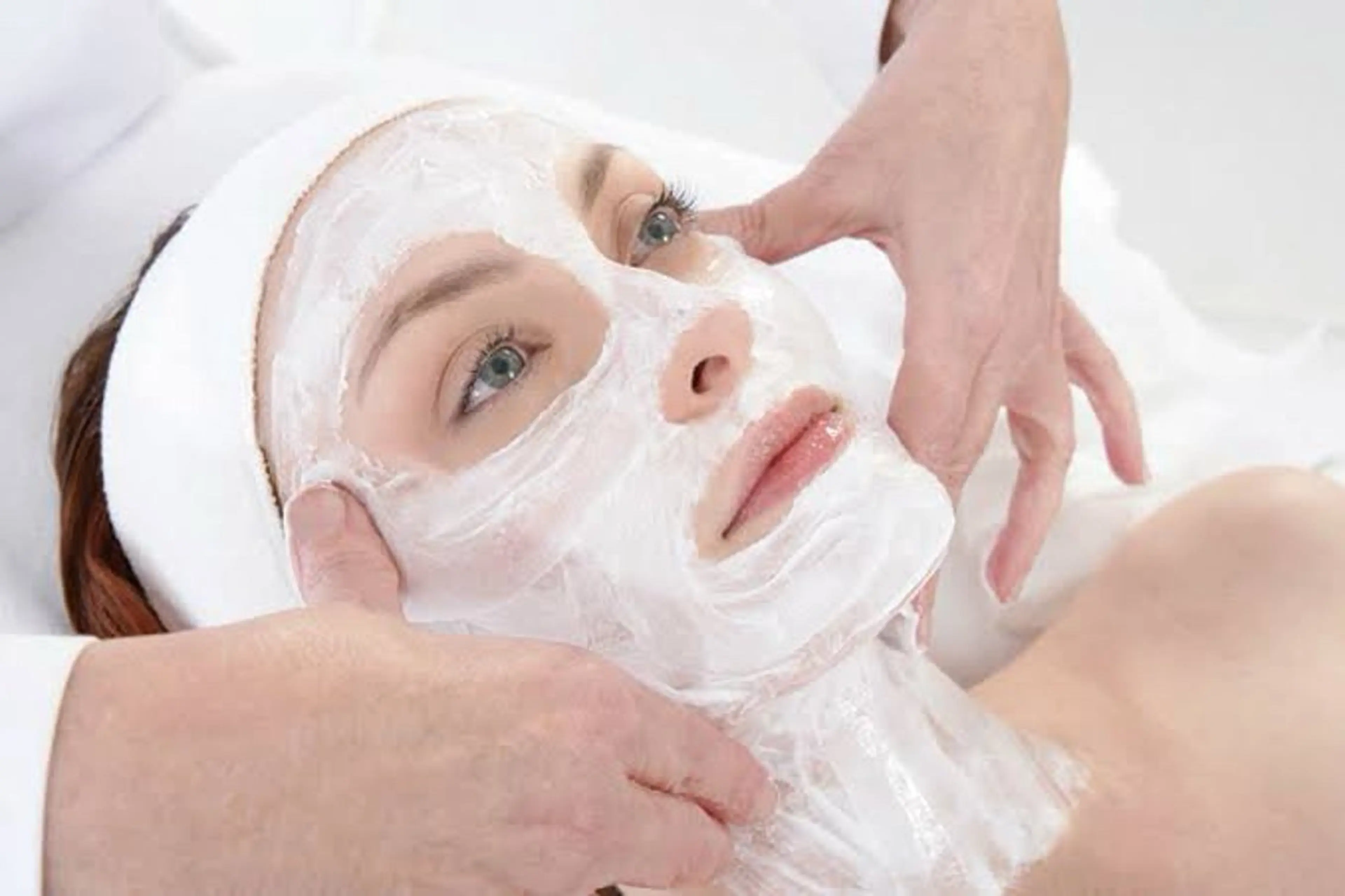 《速攻リフトUP》肌質改善💫輪郭矯正リフトアップピーリング【フォーエバーヤング】の写真