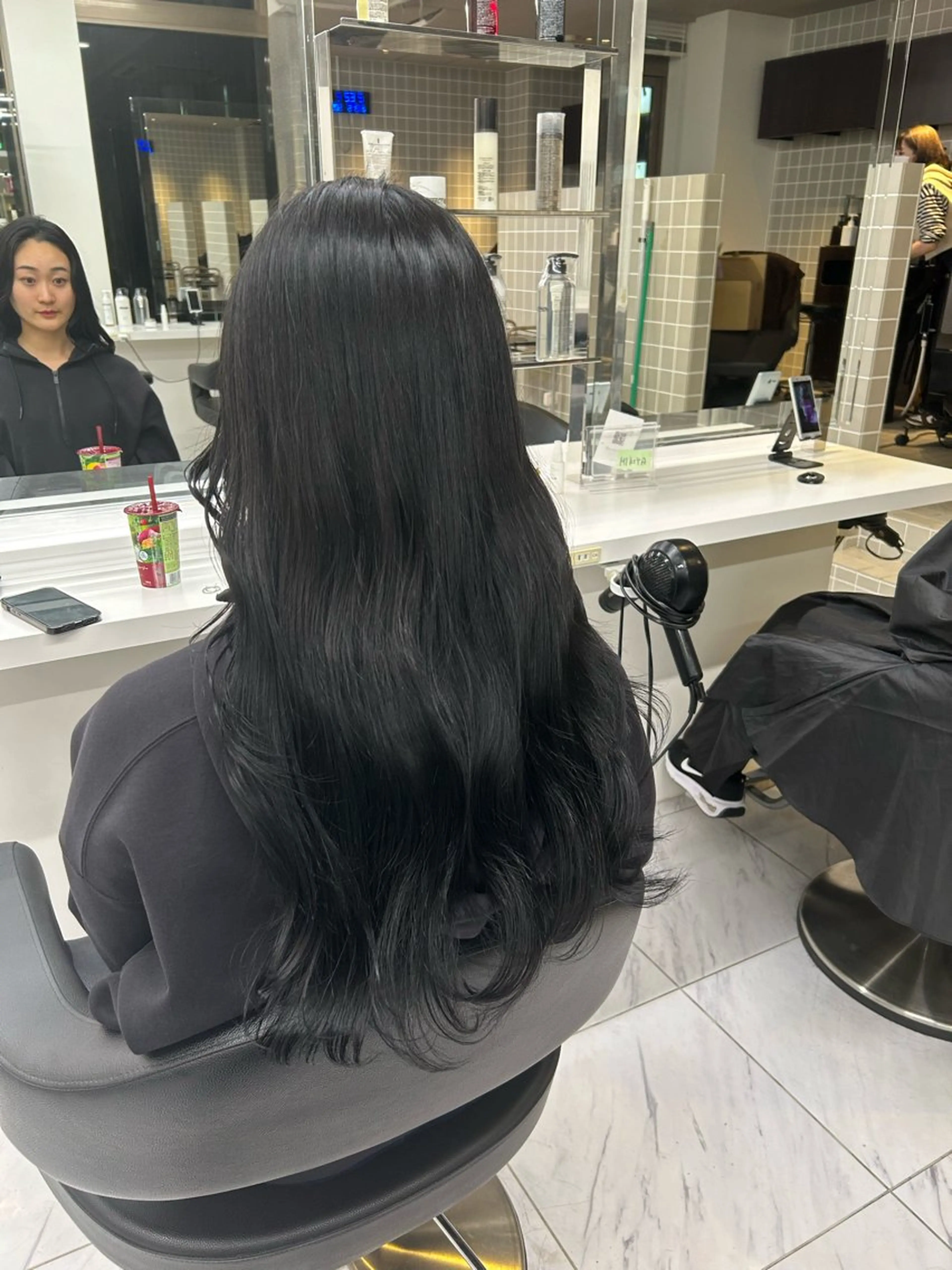 ロング カラー パーマ ヘアアレンジ メンズ キッズ 🦋韓国レイヤー｜ 透明感グレージュ🦋のヘアスタイル