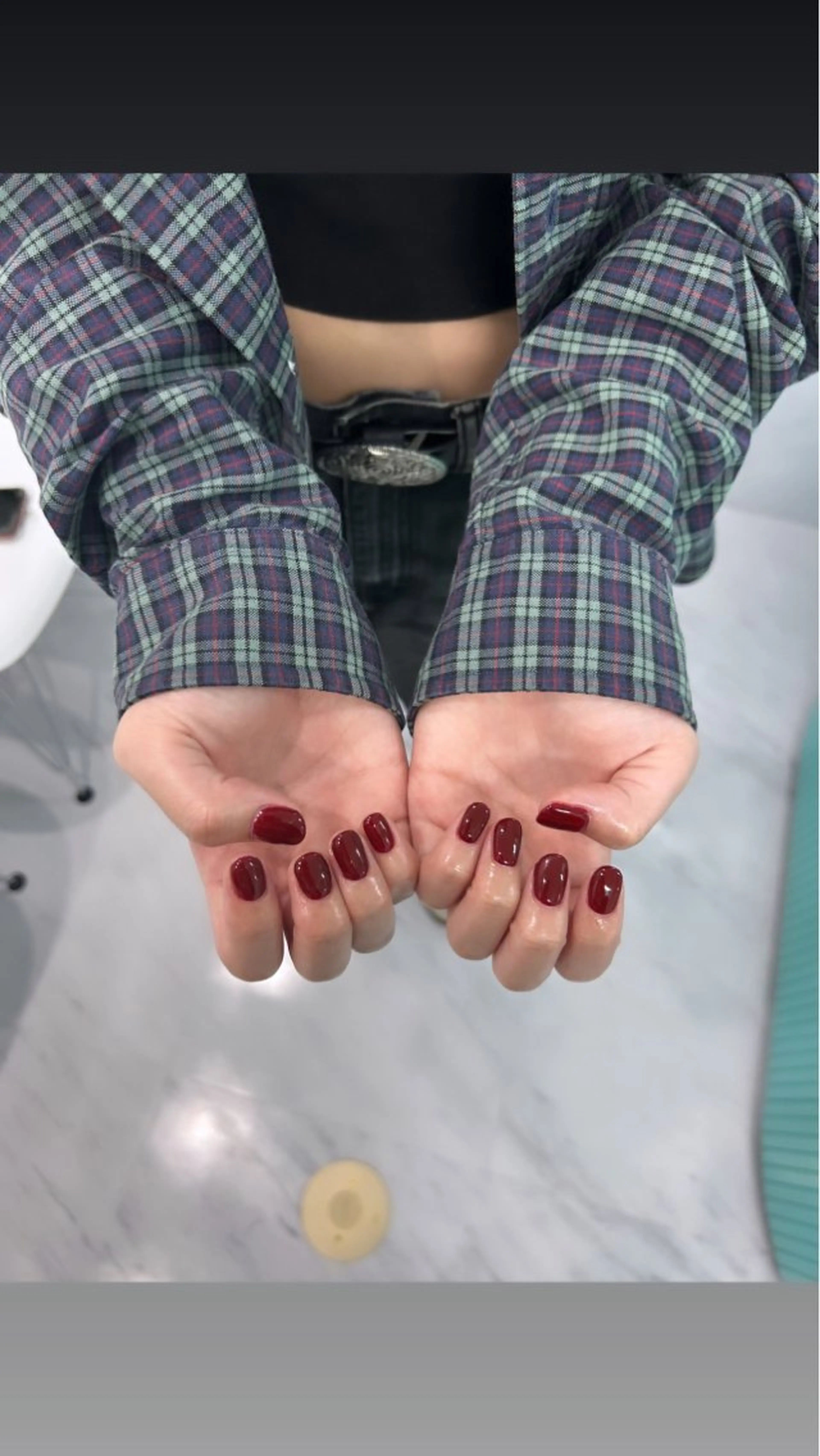 ネイル ワンカラーネイル 赤色 加藤 楓子のネイルデザイン