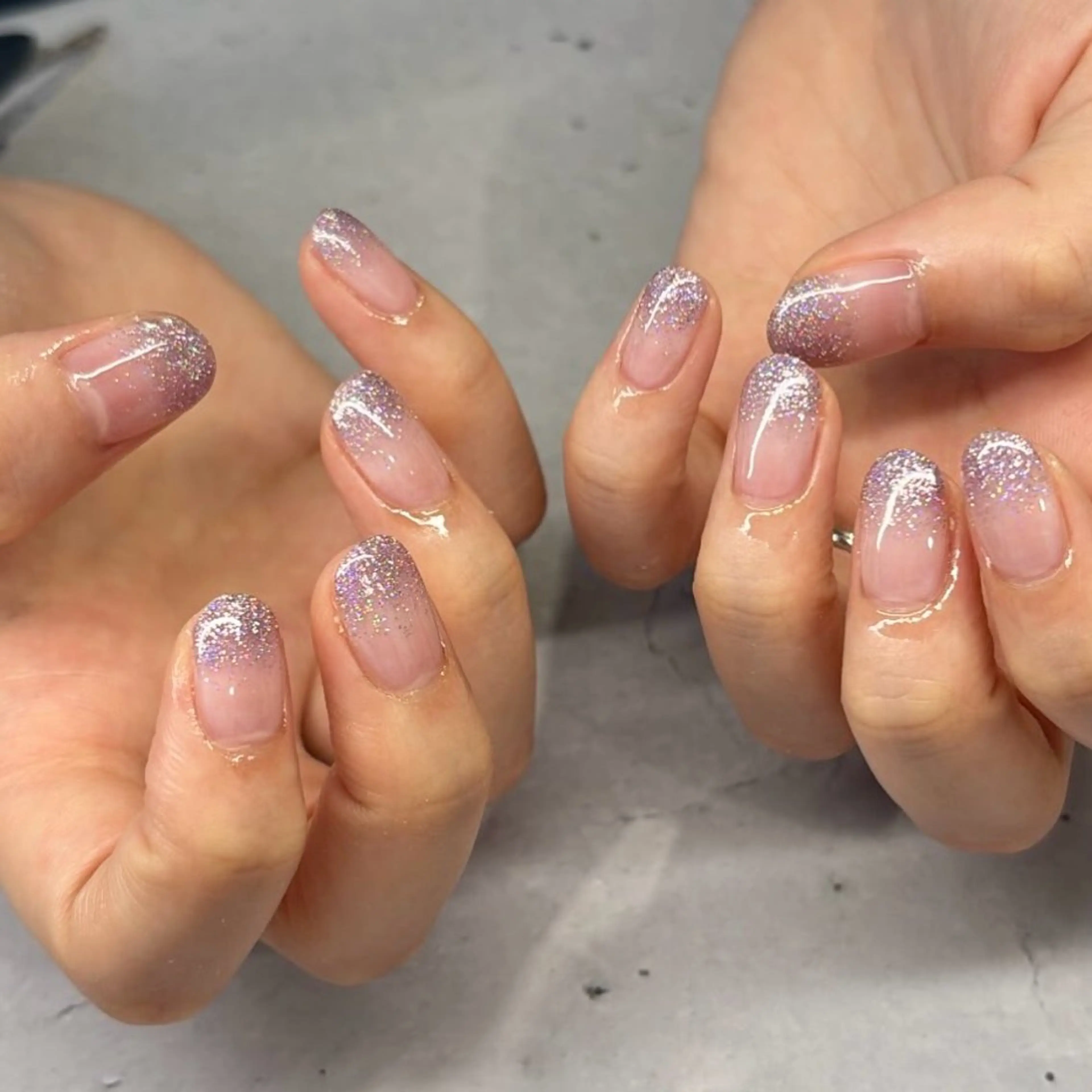 ネイル フラッシュネイル ラメ(グリッター) ラメグラデーション ピンク パープル ハンドネイル 荒巻 めいのネイルデザイン