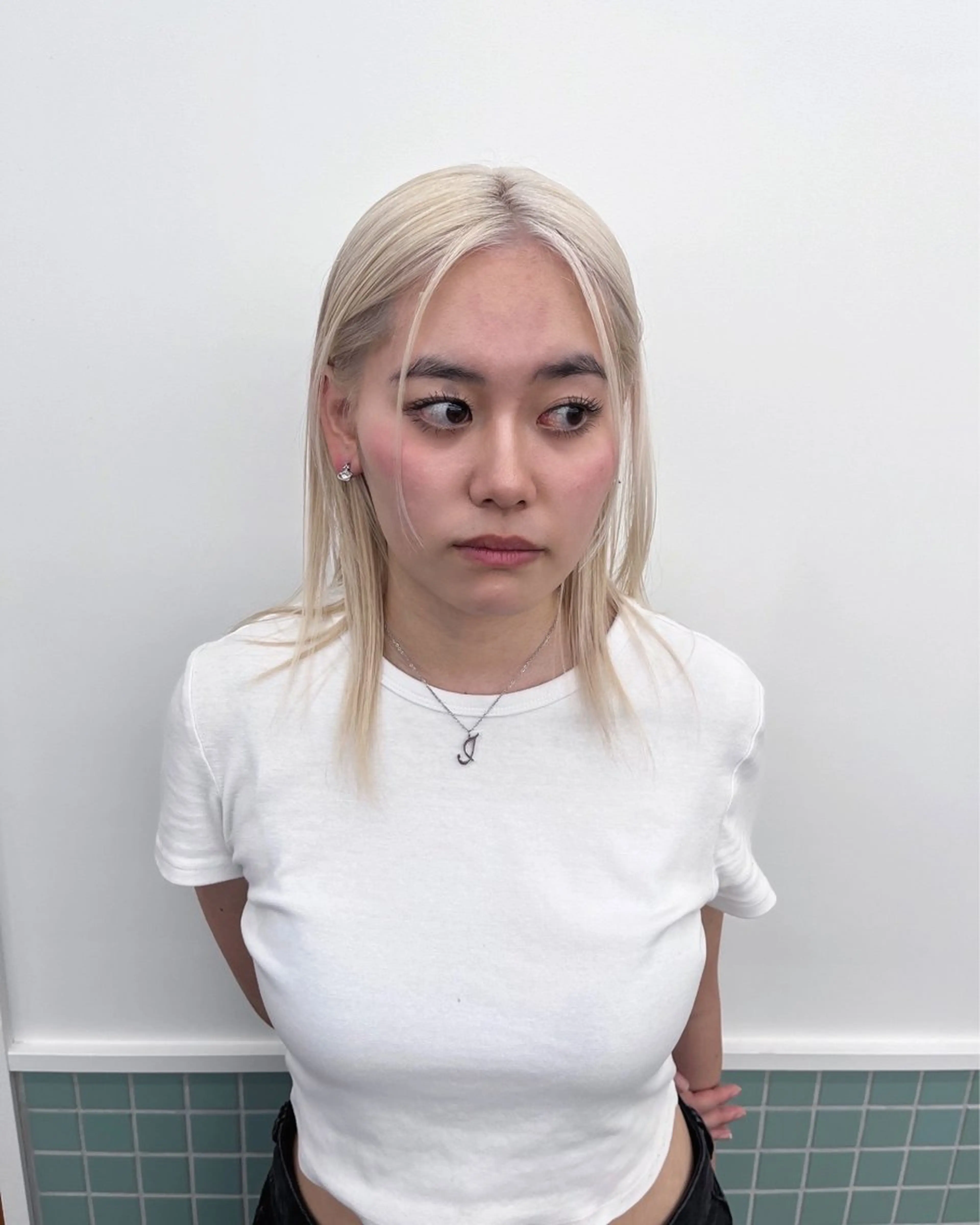 セミロング カラー ムード造るハイトーン ケアブリーチ/ユウキのヘアスタイル