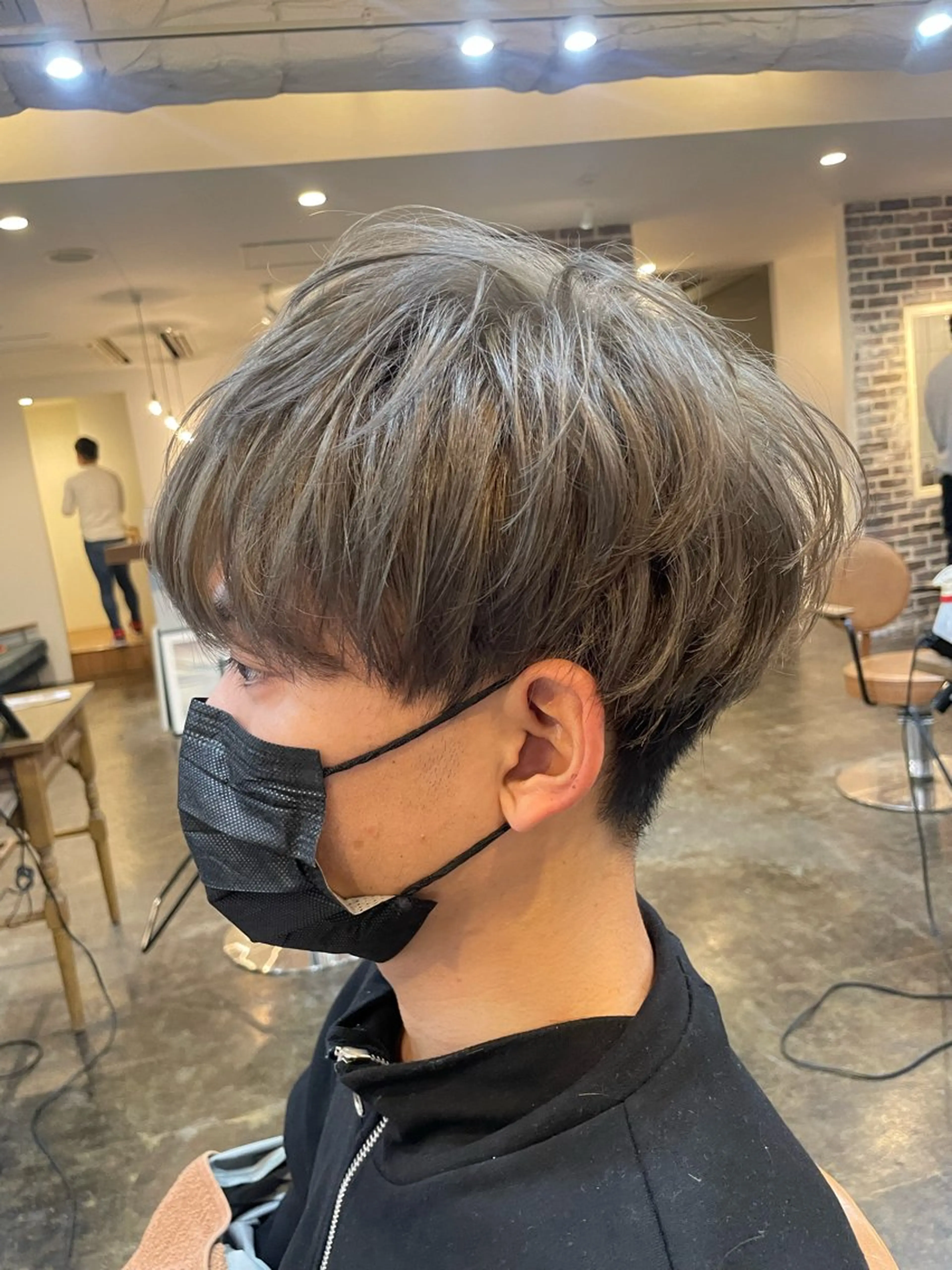 ショート カラー 松田 憲人のヘアスタイル