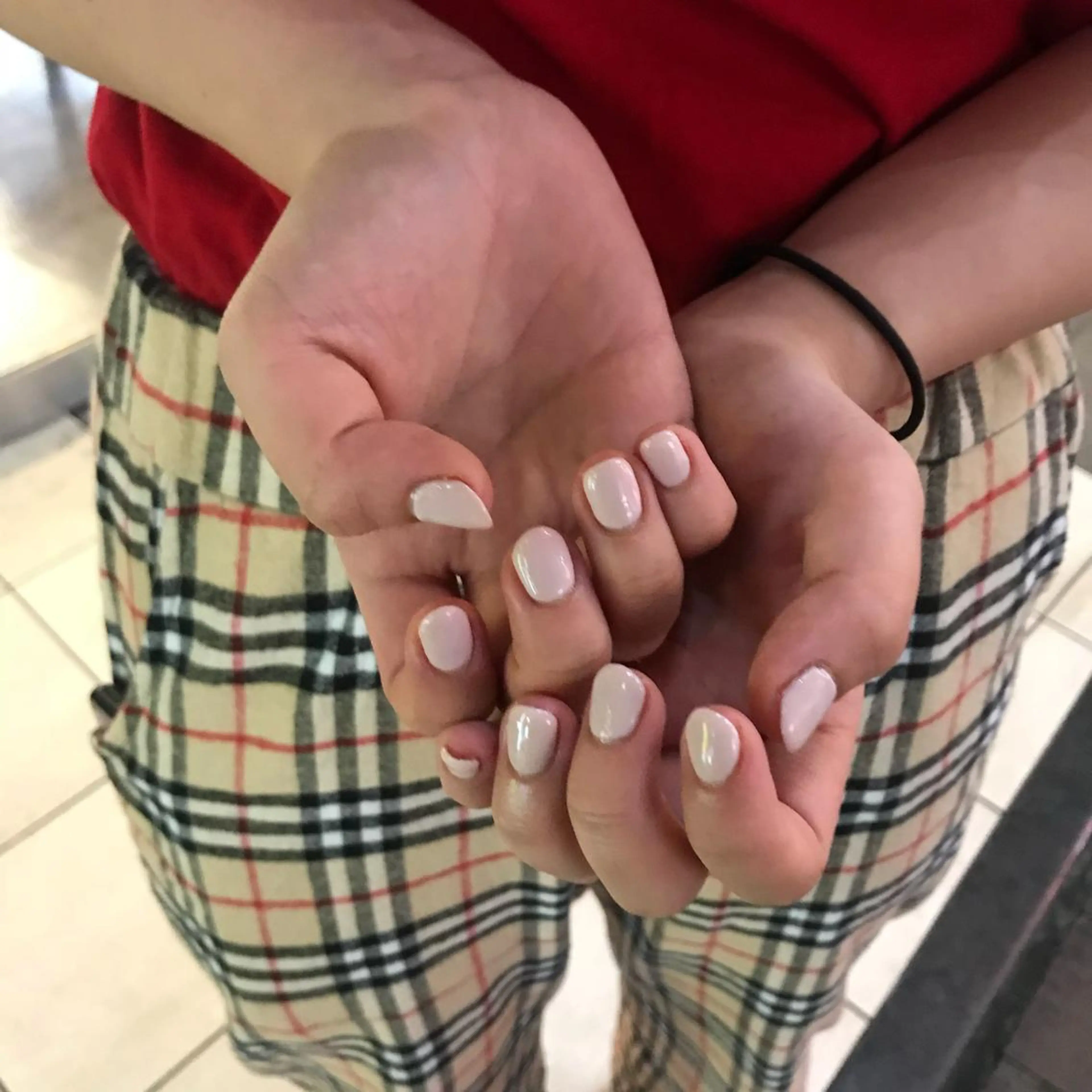 ネイル mana 暖色カラーカットのヘアスタイル