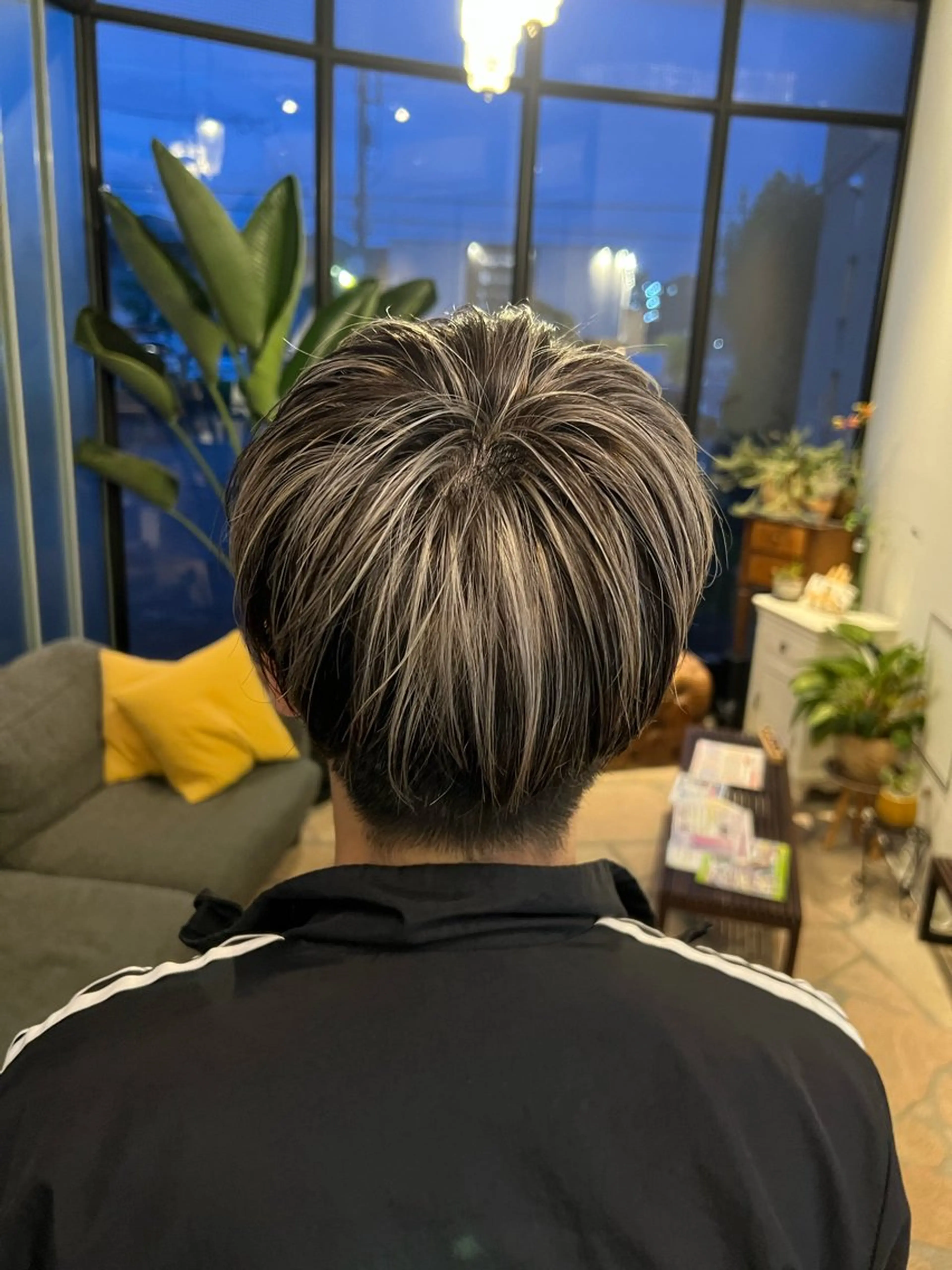 ショート カラー メンズ 只野 真衣のヘアスタイル