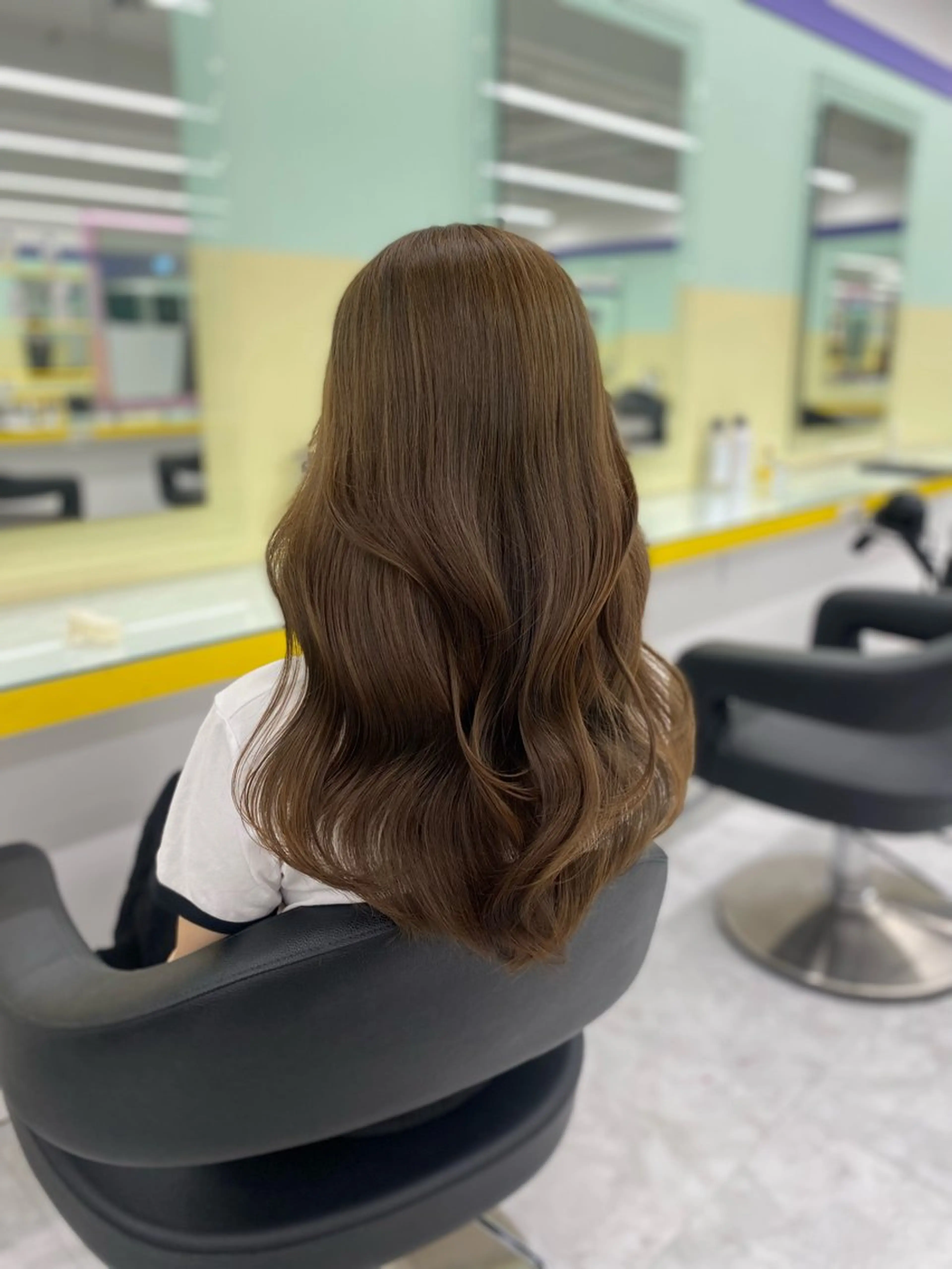 ミディアム カラー パーマ ヘアアレンジ ネイル マツエク・マツパ アイブロウ ベージュカラー オリーブベージュ Lumo所属・💖横浜ブリーチなし 💖MIHOのヘアスタイル