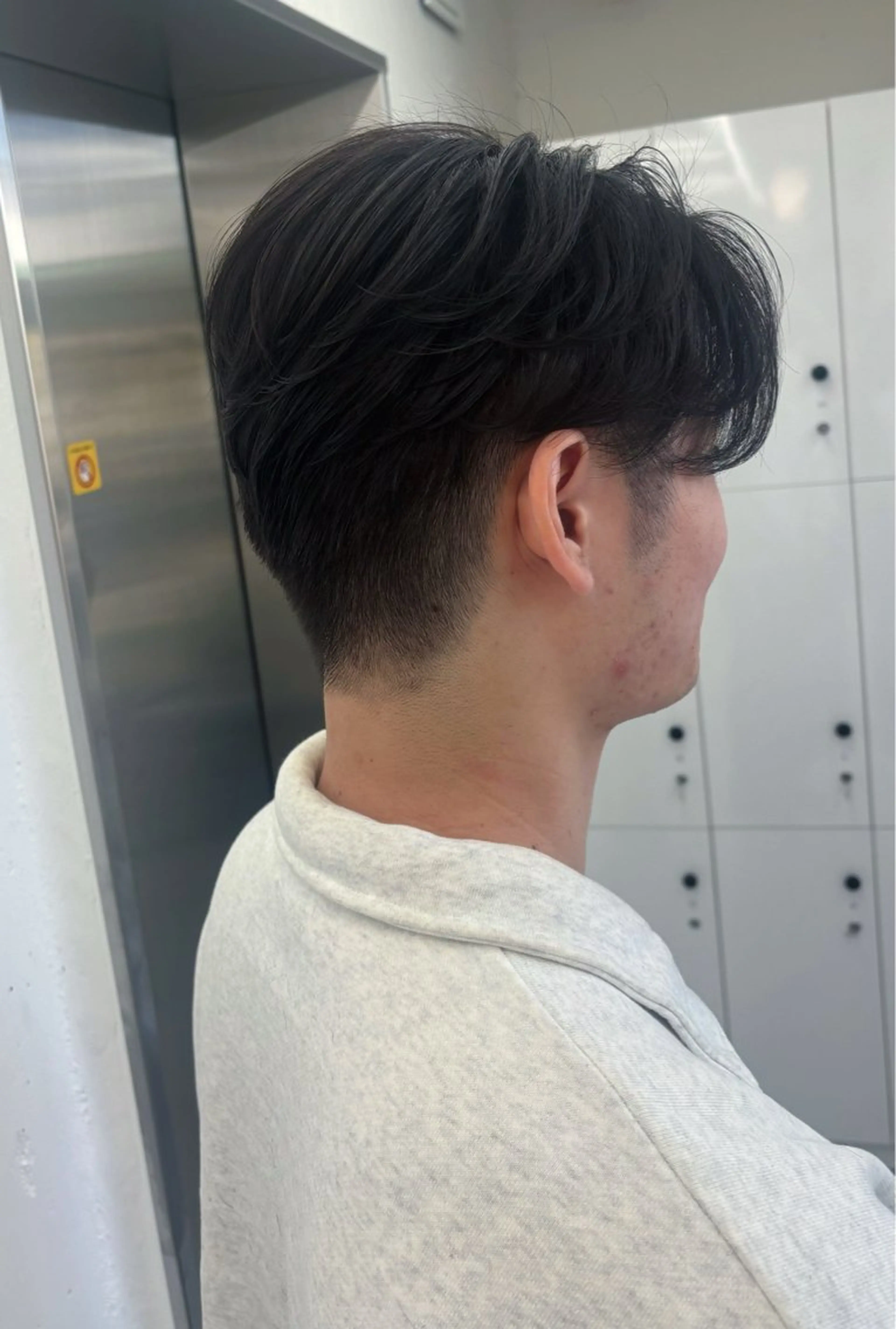ミディアム メンズ メンズブリーチ メンズハイトーン メンズ韓国風 メンズウルフカット 韓国風ヘア カット トリートメント ヘッドスパ 🐶ひかる🐶 JILLSTUDIOのヘアスタイル