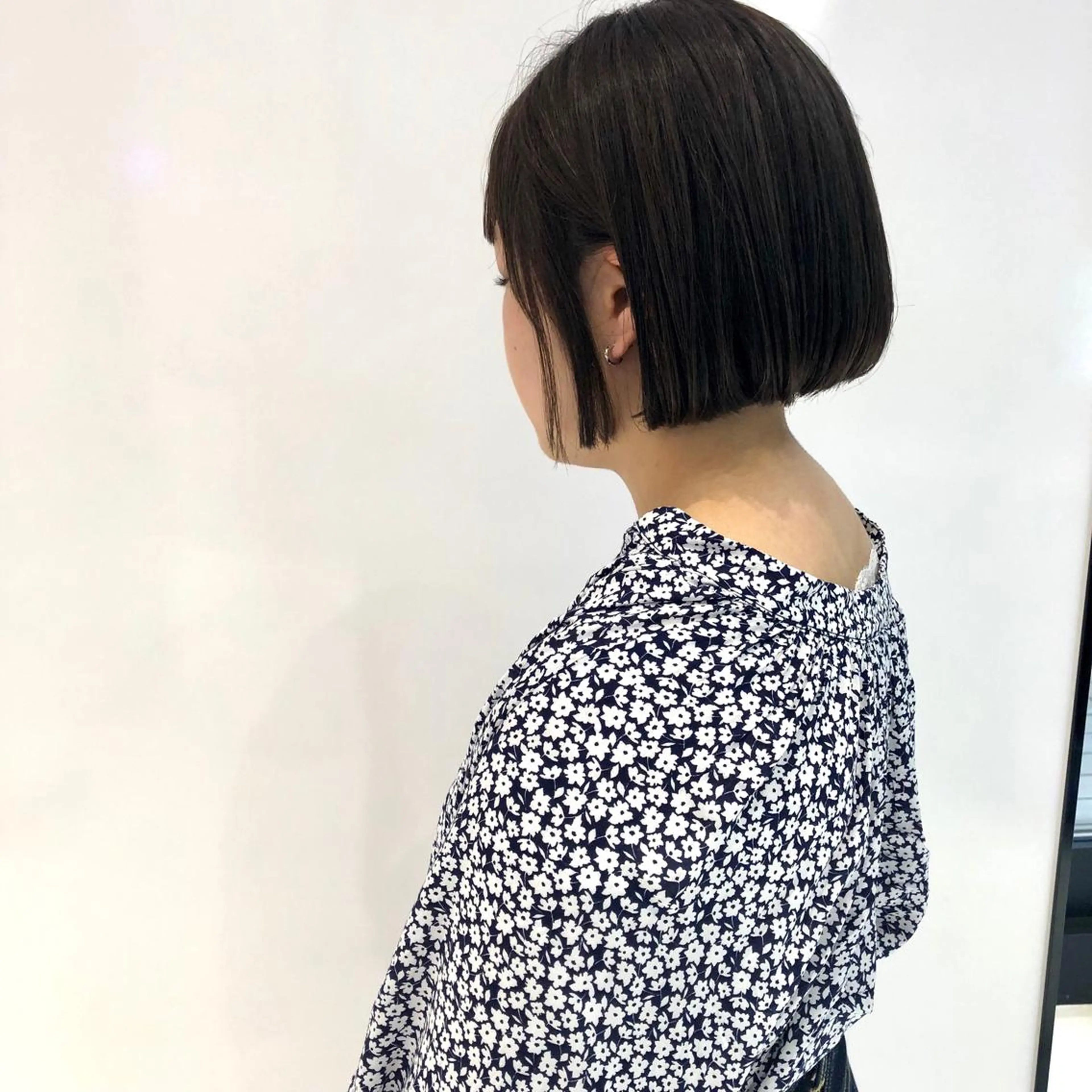 ショート カラー ベージュカラー ディープラベンダー ラベンダーカラー ラベンダーベージュ ボブ 相川 愛実のヘアスタイル