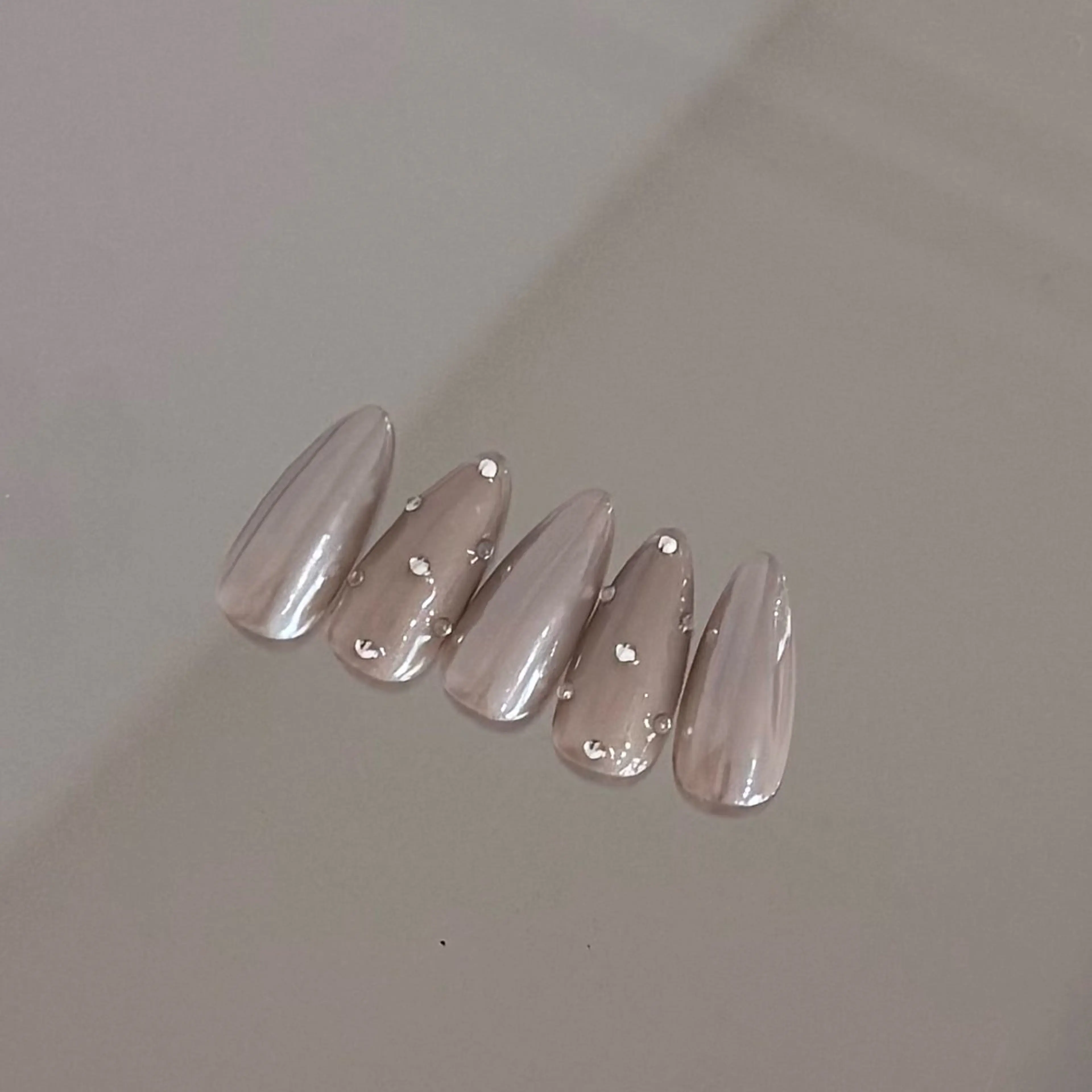 ネイル ラメ(グリッター) ニュアンスネイル シンプルネイル 春ネイル ハンドネイル s_ nail8のネイルデザイン