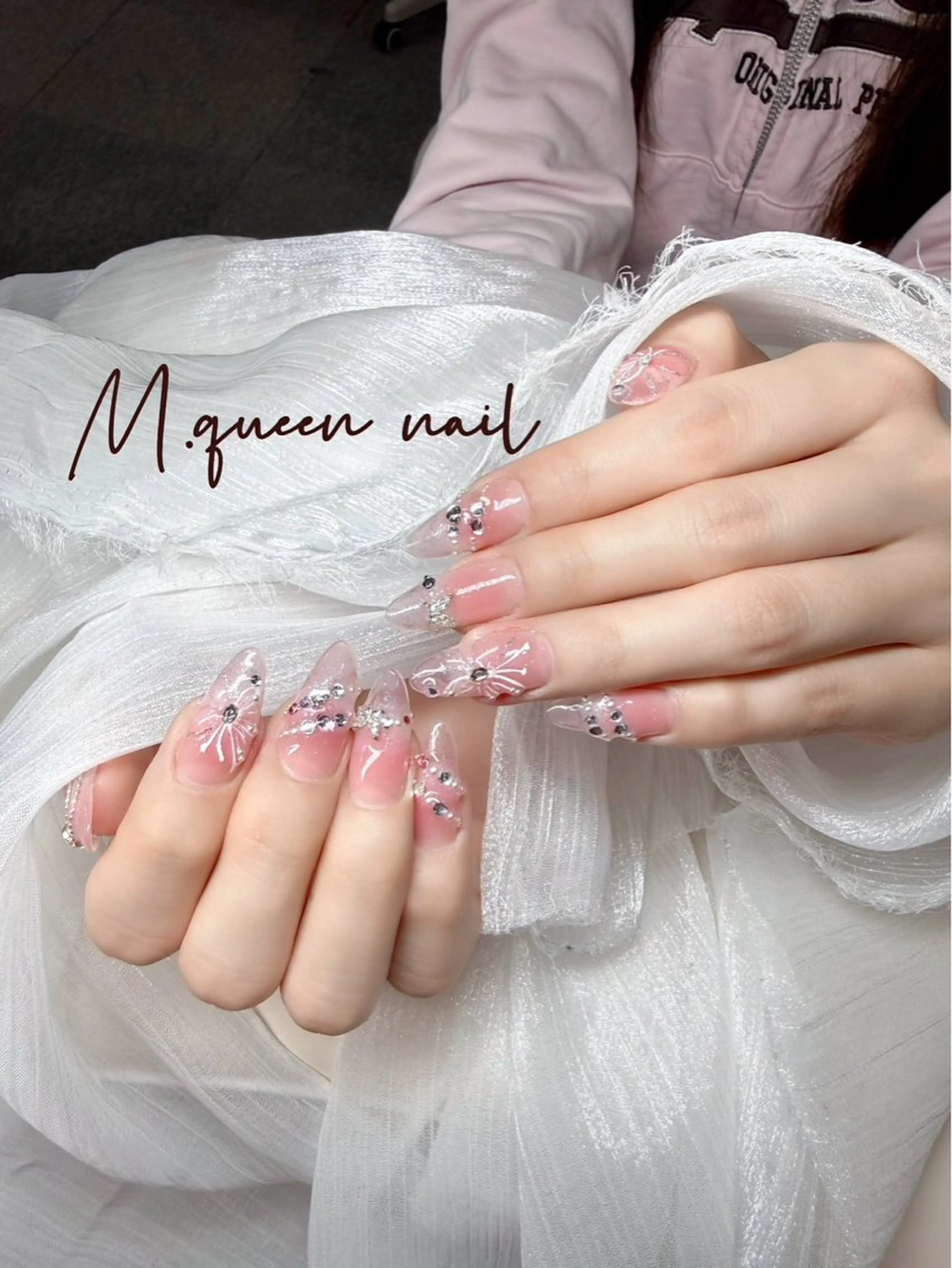 ネイル MQueen ネイルサロンマルのネイルデザイン