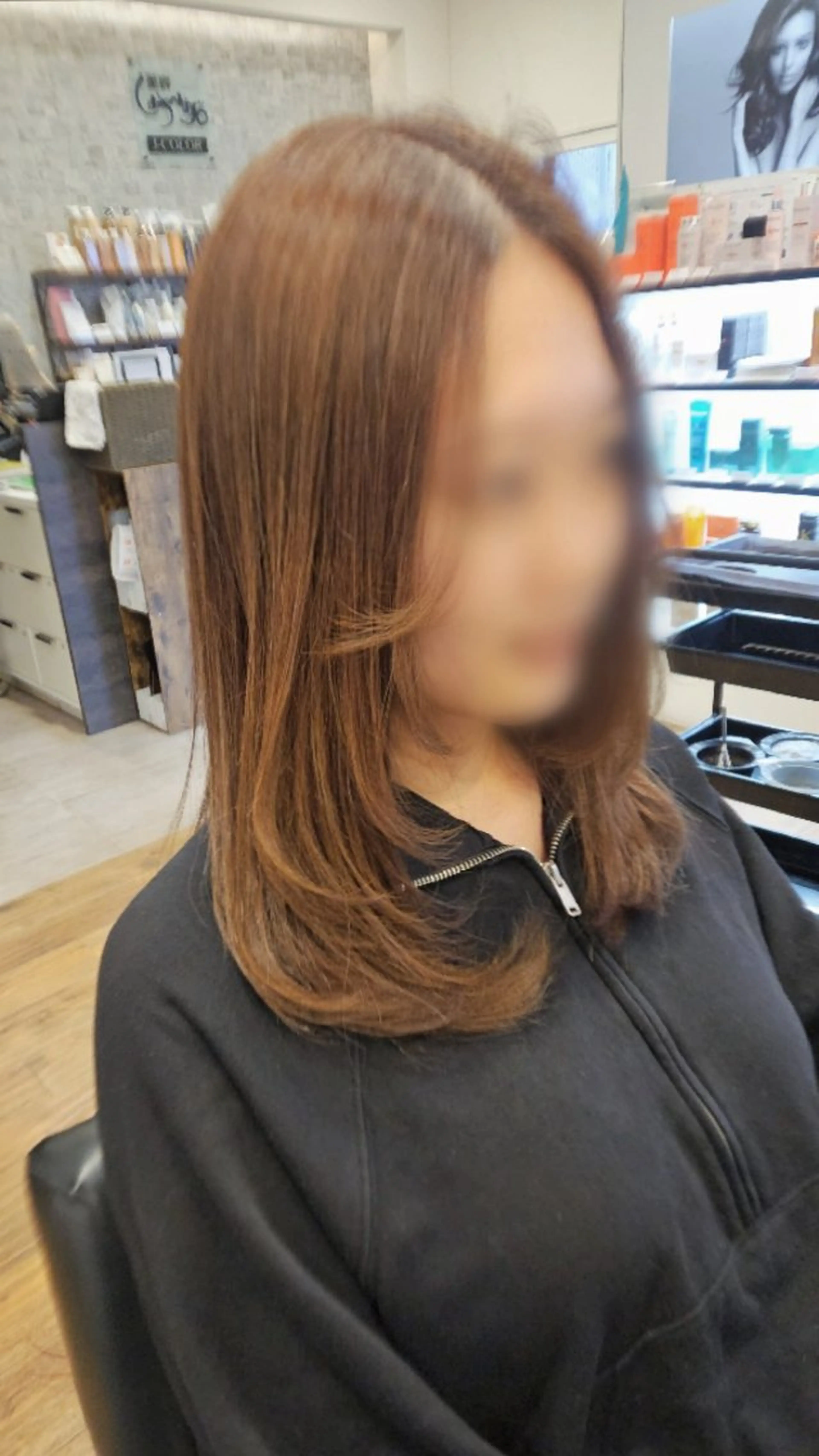 セミロング カラー カット ヘアカラー トリートメント 関口 友菜のヘアスタイル