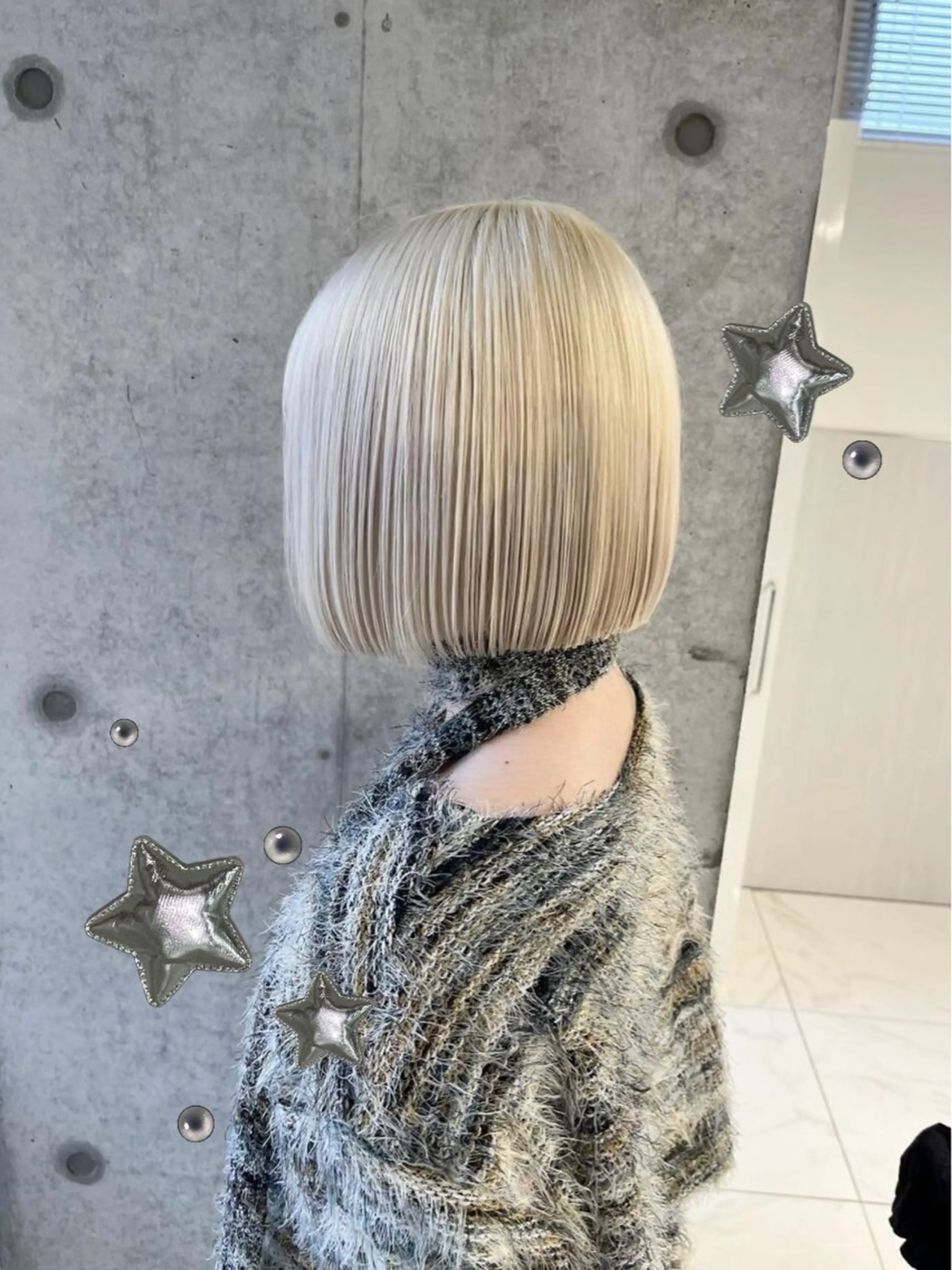 ショート カラー ブリーチ ブロンド 広香🪽ハイトーン/ レイヤー/ヘアセットのヘアスタイル