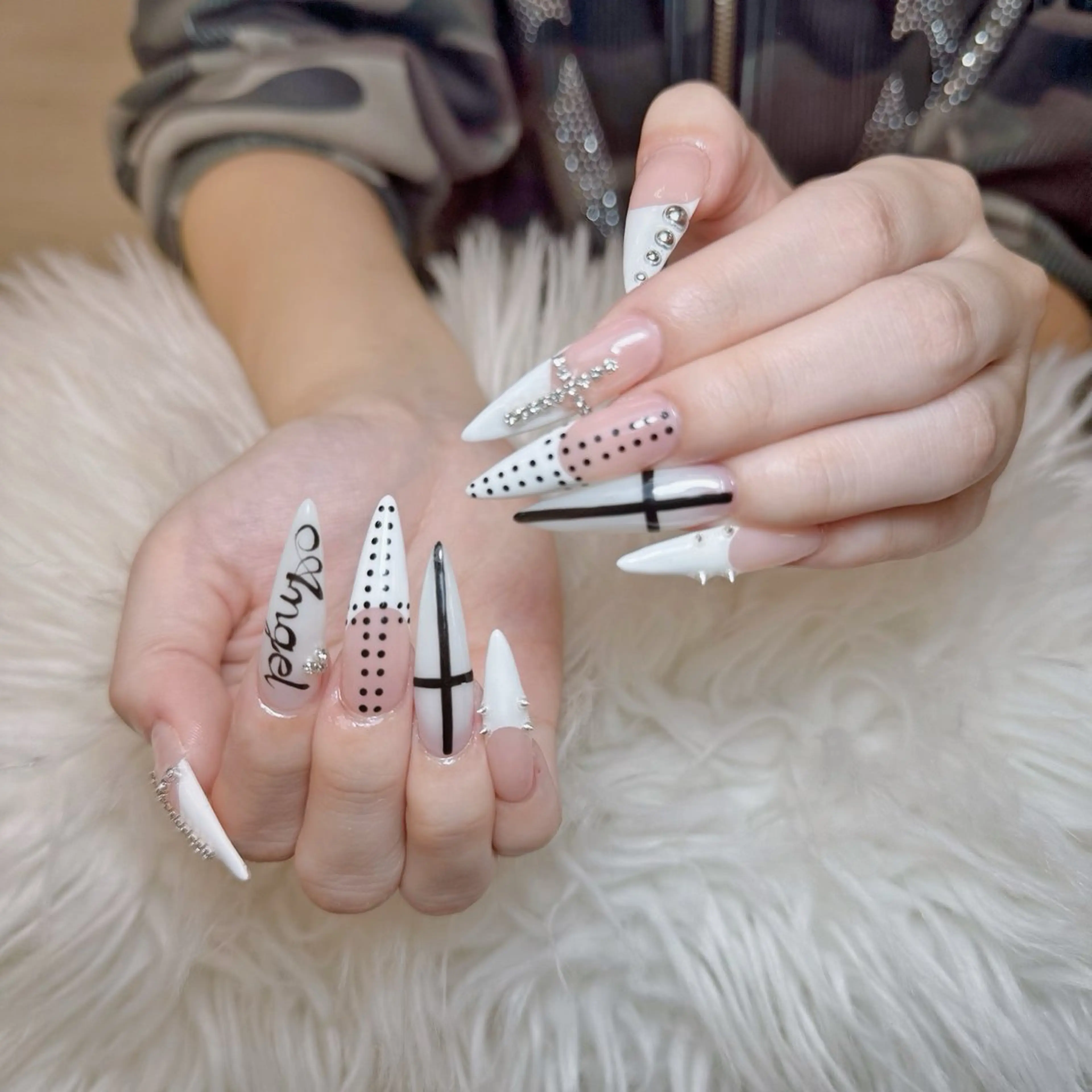 ネイル ハンドネイル ハンドケア Anh Nail 歌舞伎町のネイルデザイン