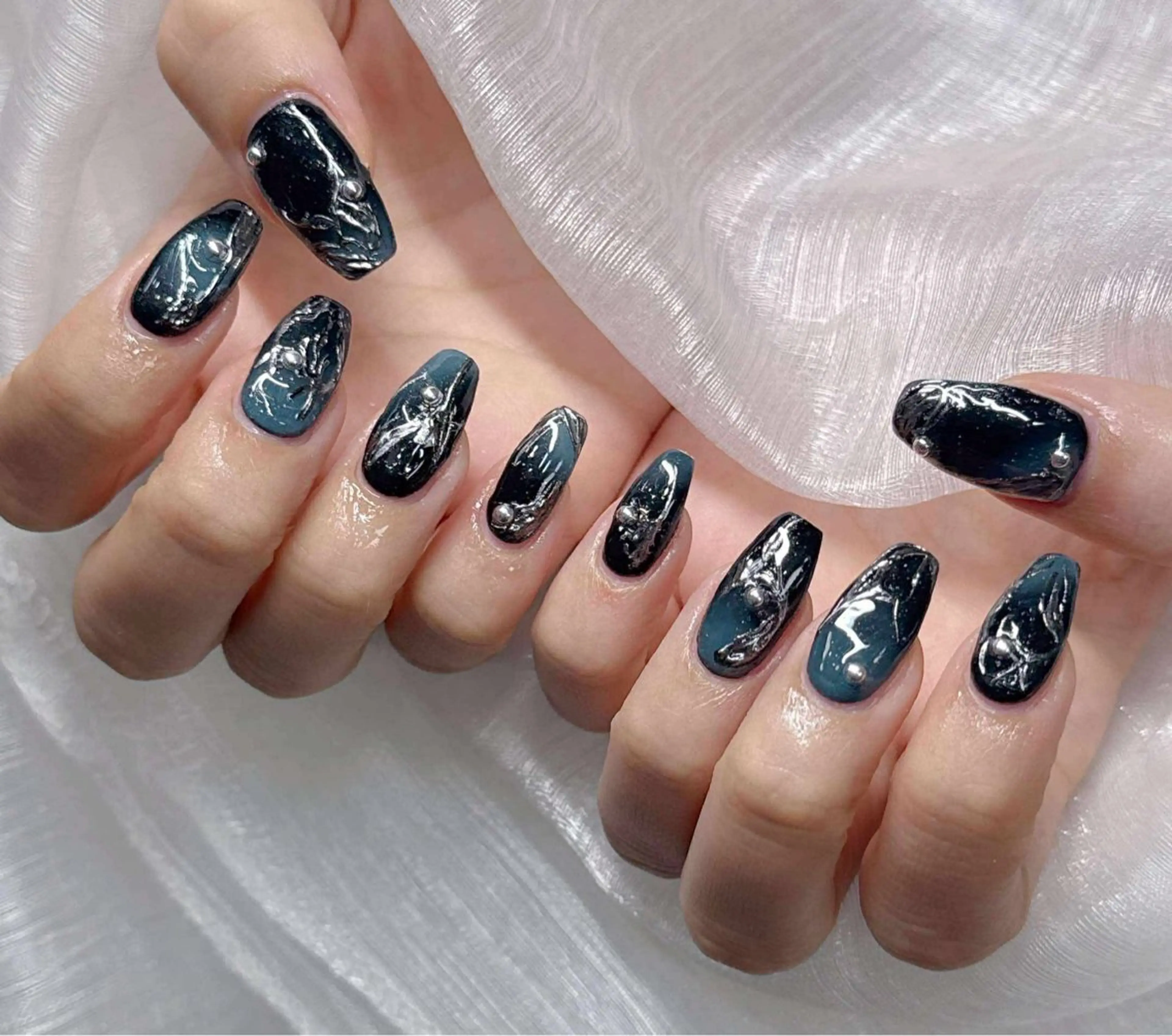 ネイル 長さ出し グラデーション 卒業式 キラキラネイル マグネットネイル ハンドネイル Lee Nailsのネイルデザイン