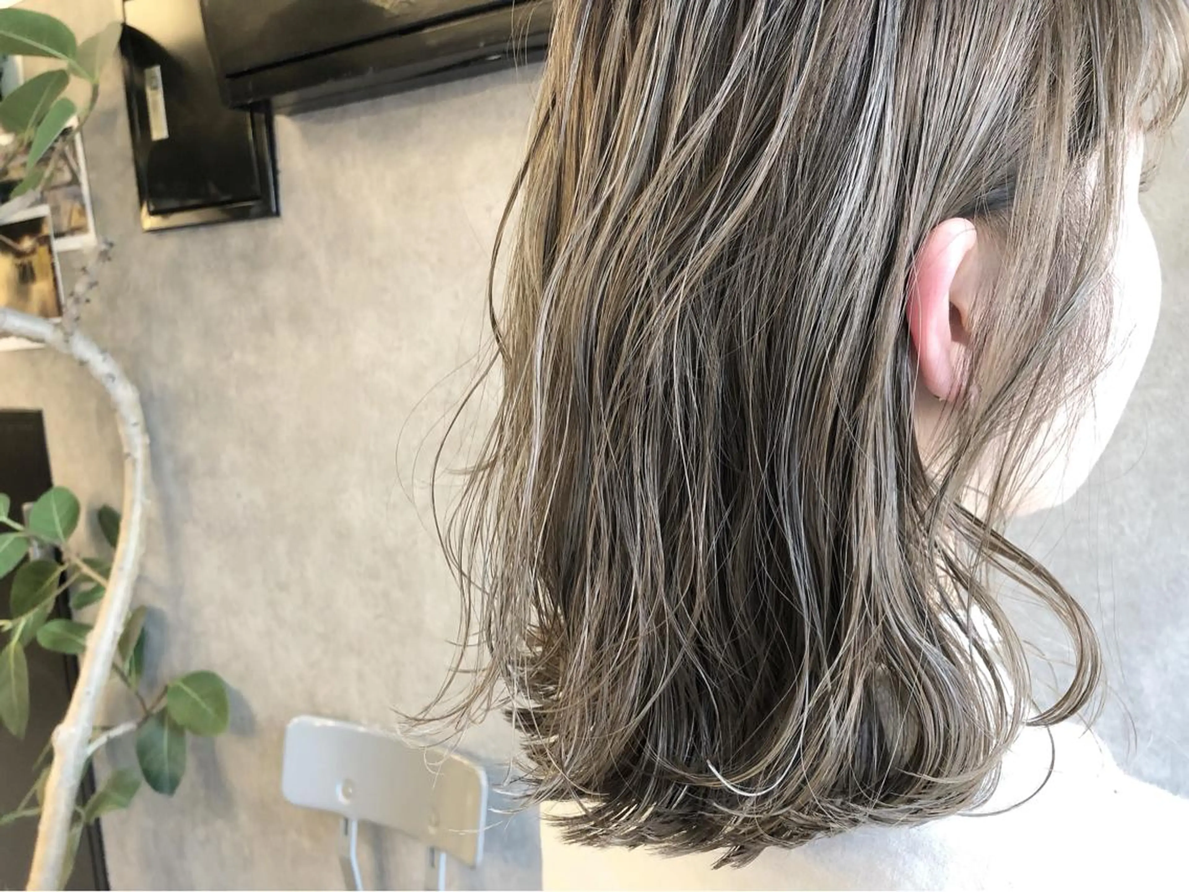 ミディアム カラー 顔周りレイヤー/韓国 ブリーチminamiのヘアスタイル